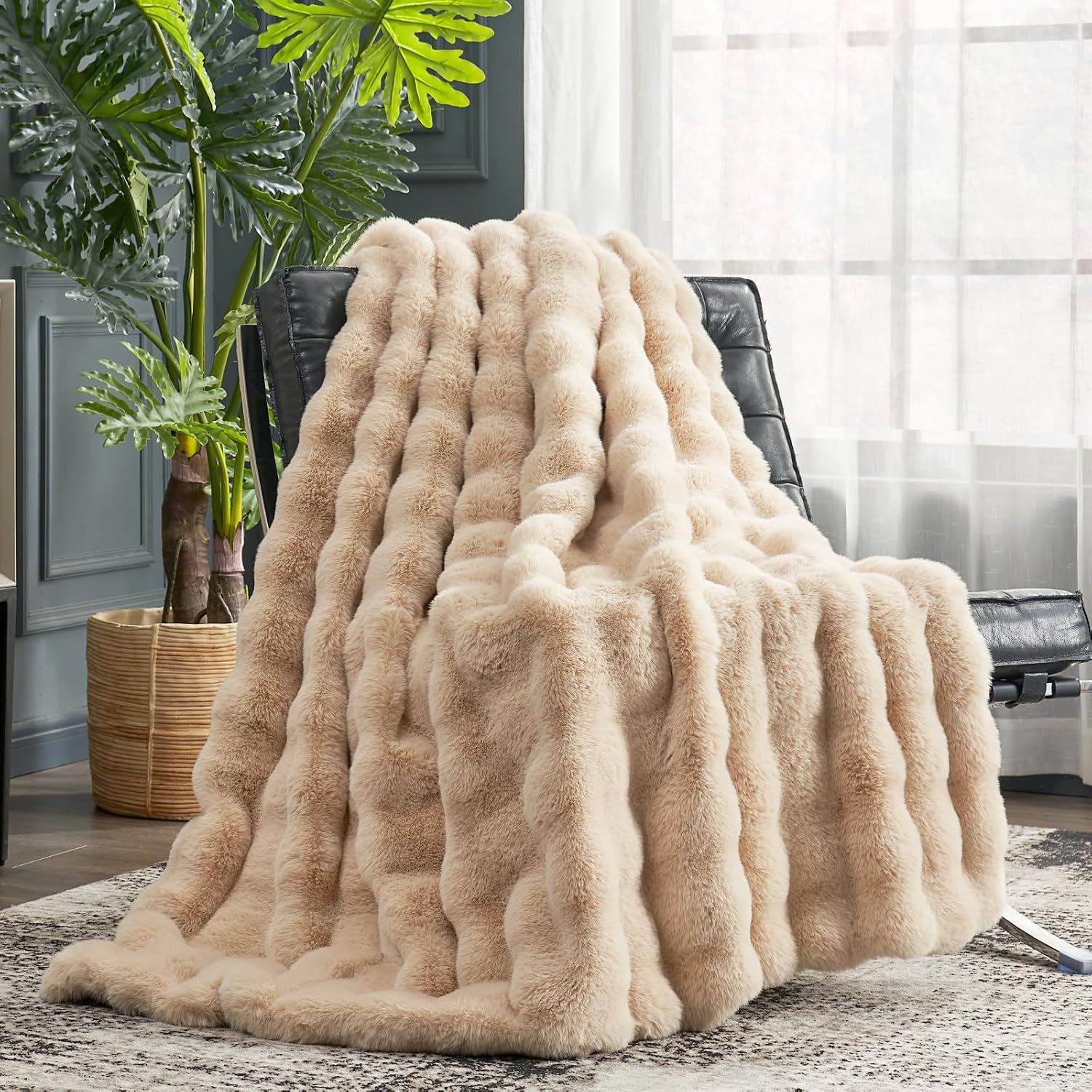 Cozy Bliss Faux Fur Throw Blanket for Couch, Fuzzy Soft Plush Thick Bubble Blanket for Sofa Bedroom