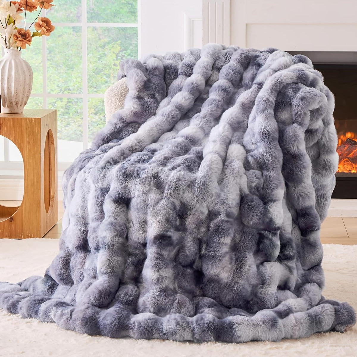 BENVWE Fluffy Faux Fur Throw Blanket for Couch - Soft, Plush, Thick, Cozy, Fuzzy Luxury Minky