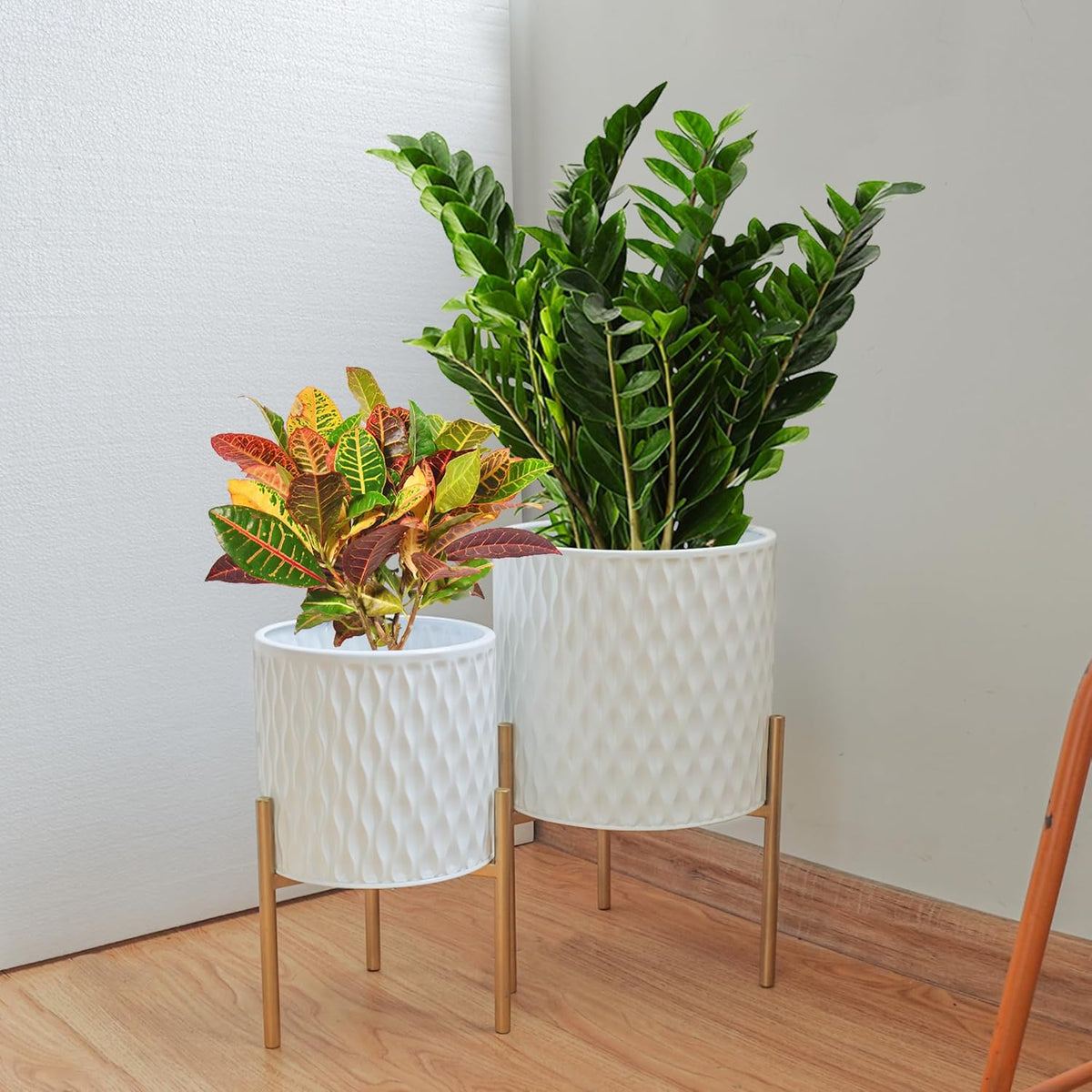 ARNIS Plants Pots with Stand, Set of 2 P lanters, Unique Mid Century Decorative Metal Flower Pots