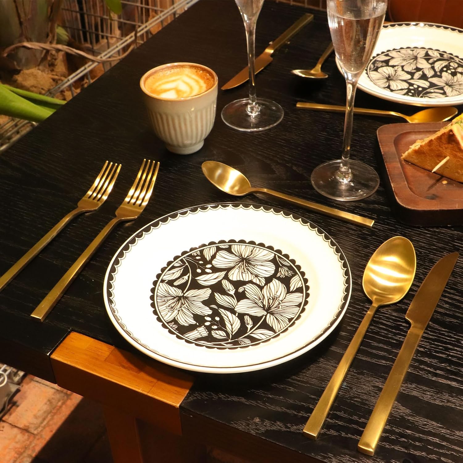 Stainless Steel Flatware Set Hand Forged 18/10 Silverware Set Cutlery Set Gold Cuboid Handle Matte