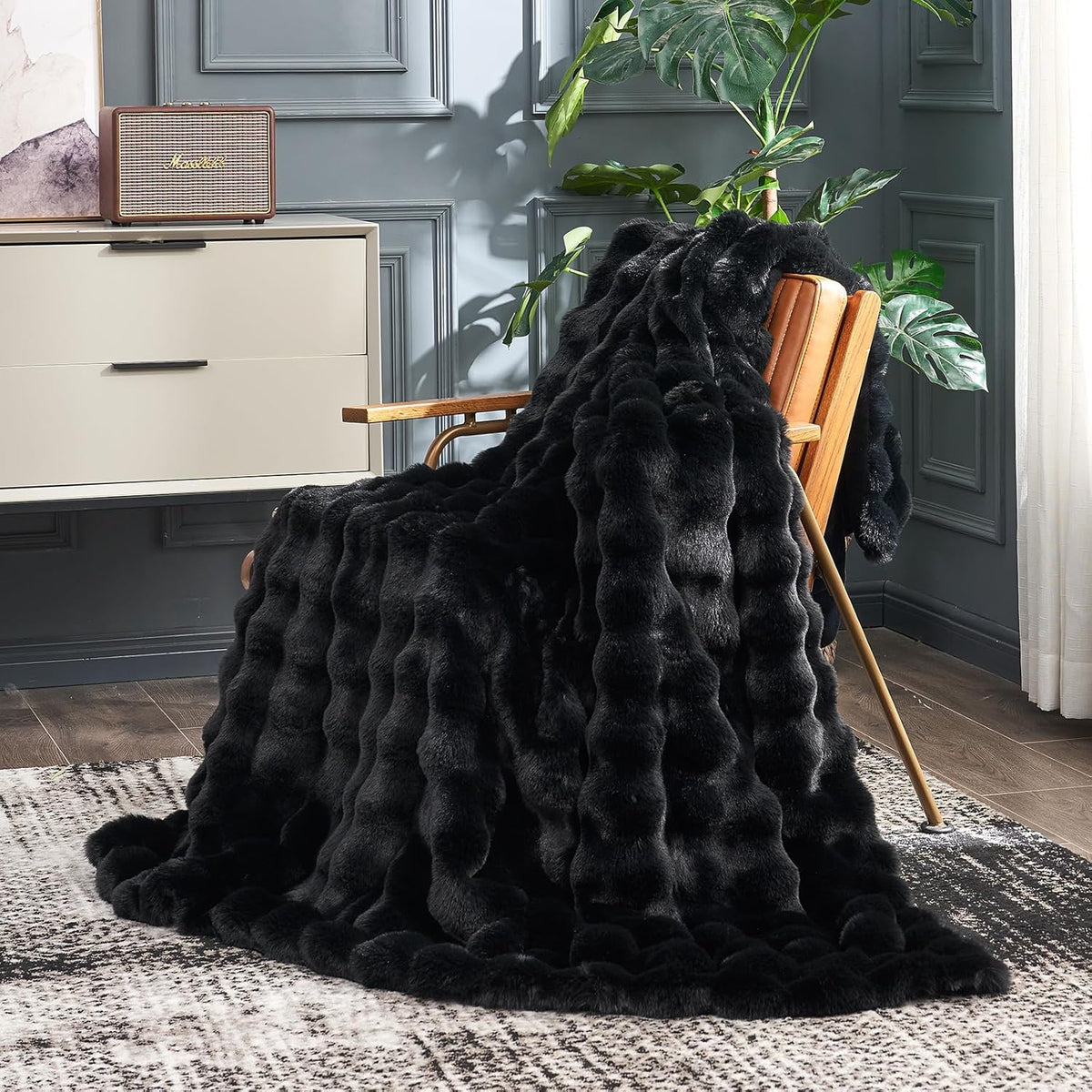 Cozy Bliss Faux Fur Throw Blanket for Couch, Fuzzy Soft Plush Thick Bubble Blanket for Sofa Bedroom
