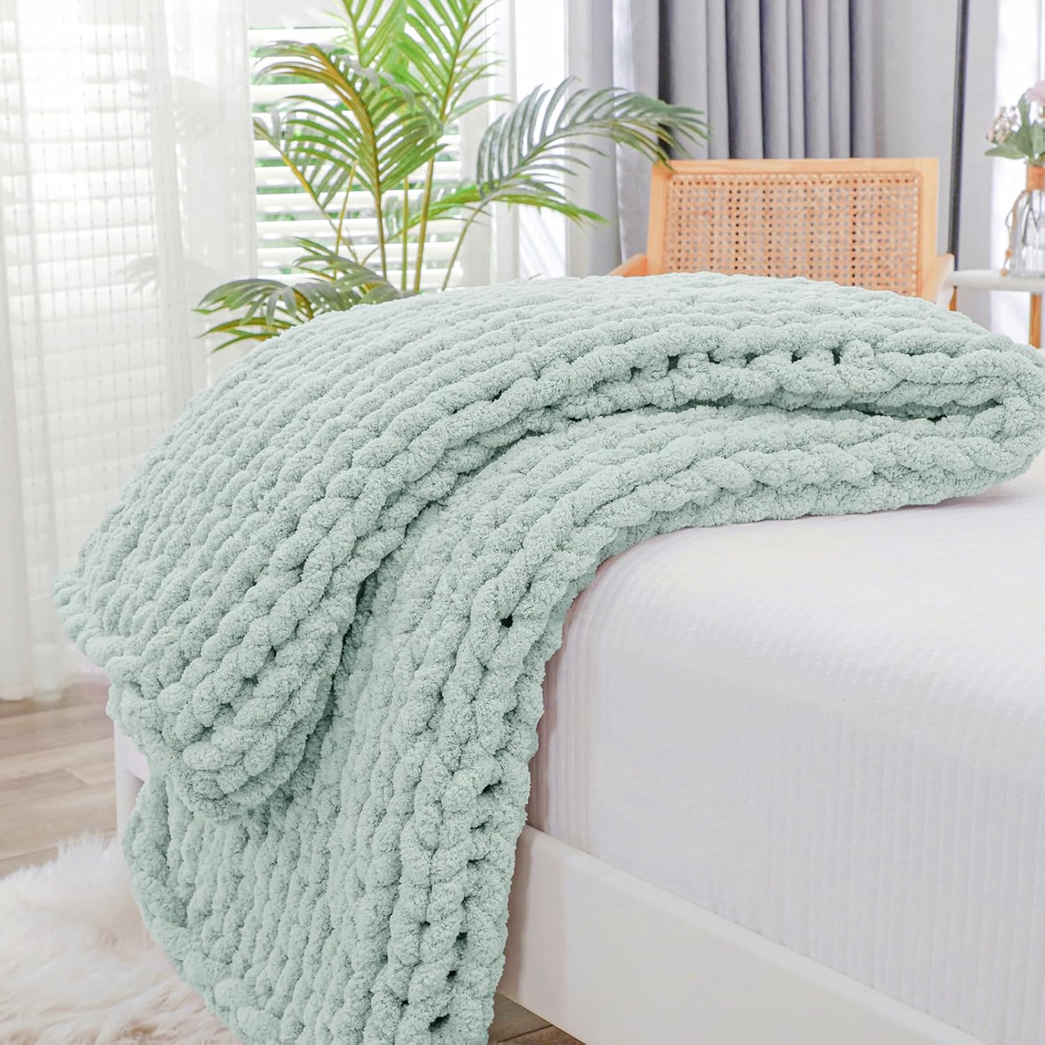 Bigacogo Chunky Knit Throw Blanket for Couch, 40x60 inches, 100% Hand Knitted with Thick Jumbo