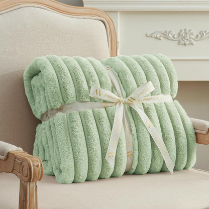 Amélie Home Faux Fur Throw Blanket for Couch, Cozy Fuzzy Fluffy Fur Luxurious Soft Striped Plush