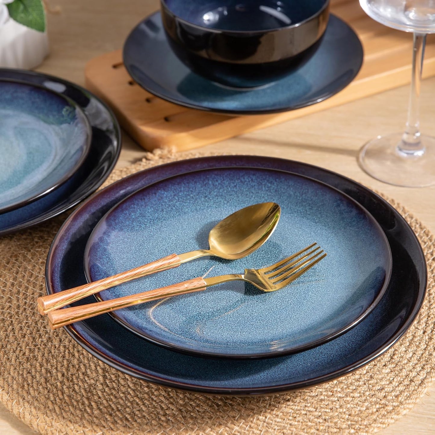 LERATIO Ceramic Dinnerware Sets for 8,Stoneware Plates and Bowls Sets,Handmade Reactive Glaze
