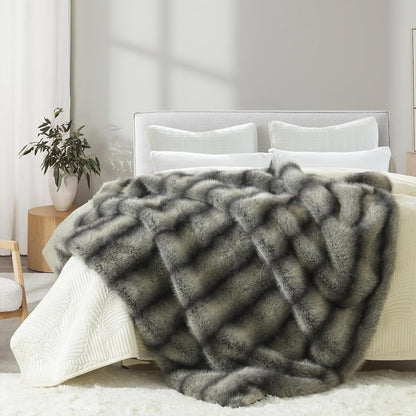 HORIMOTE HOME Luxury Faux Fur Throw Blanket, Non-Shedding 60"x80" Fur Blanket Throw, Ultra Soft