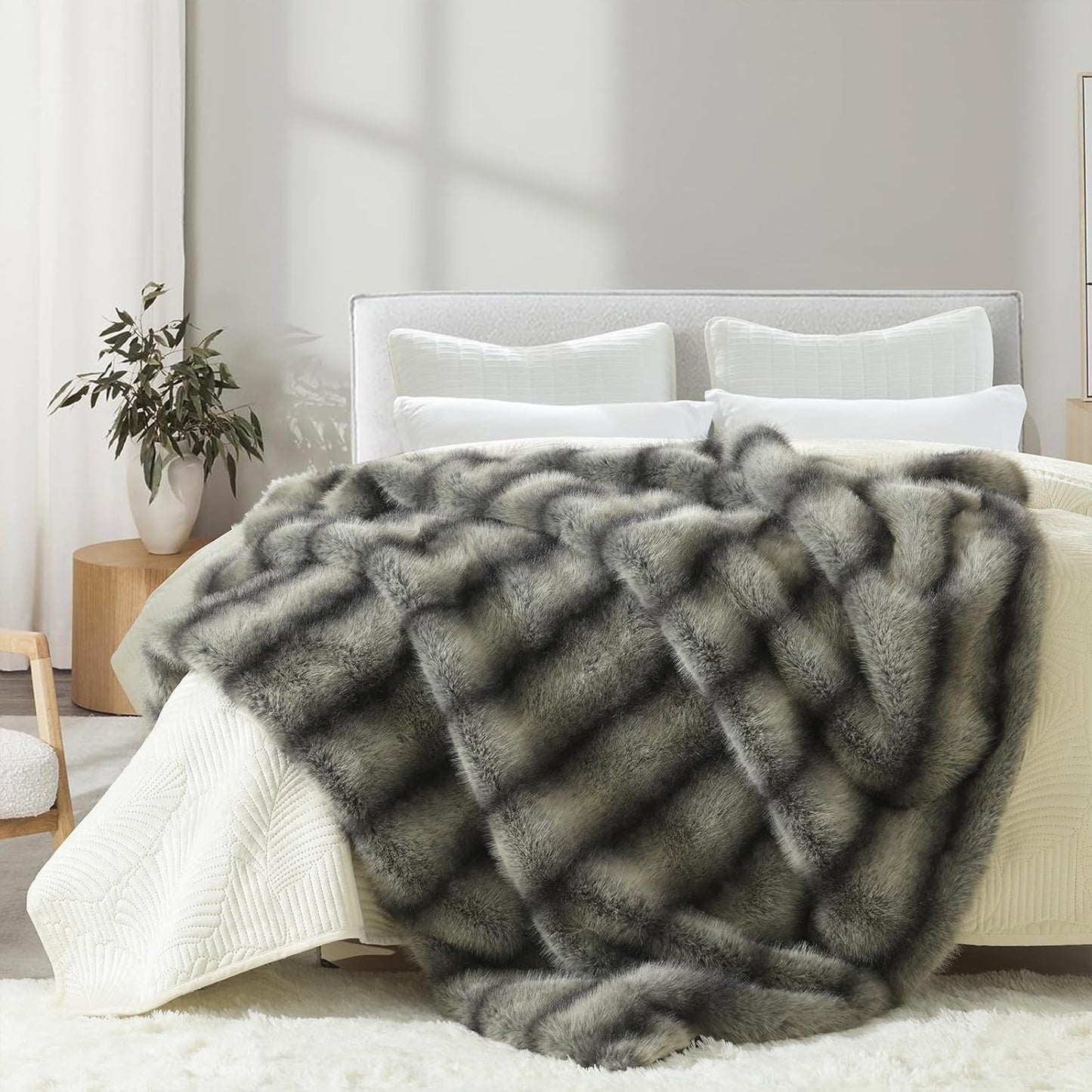 HORIMOTE HOME Luxury Faux Fur Throw Blanket, Non-Shedding 50"x60" Fur Blanket Throw, Ultra Soft