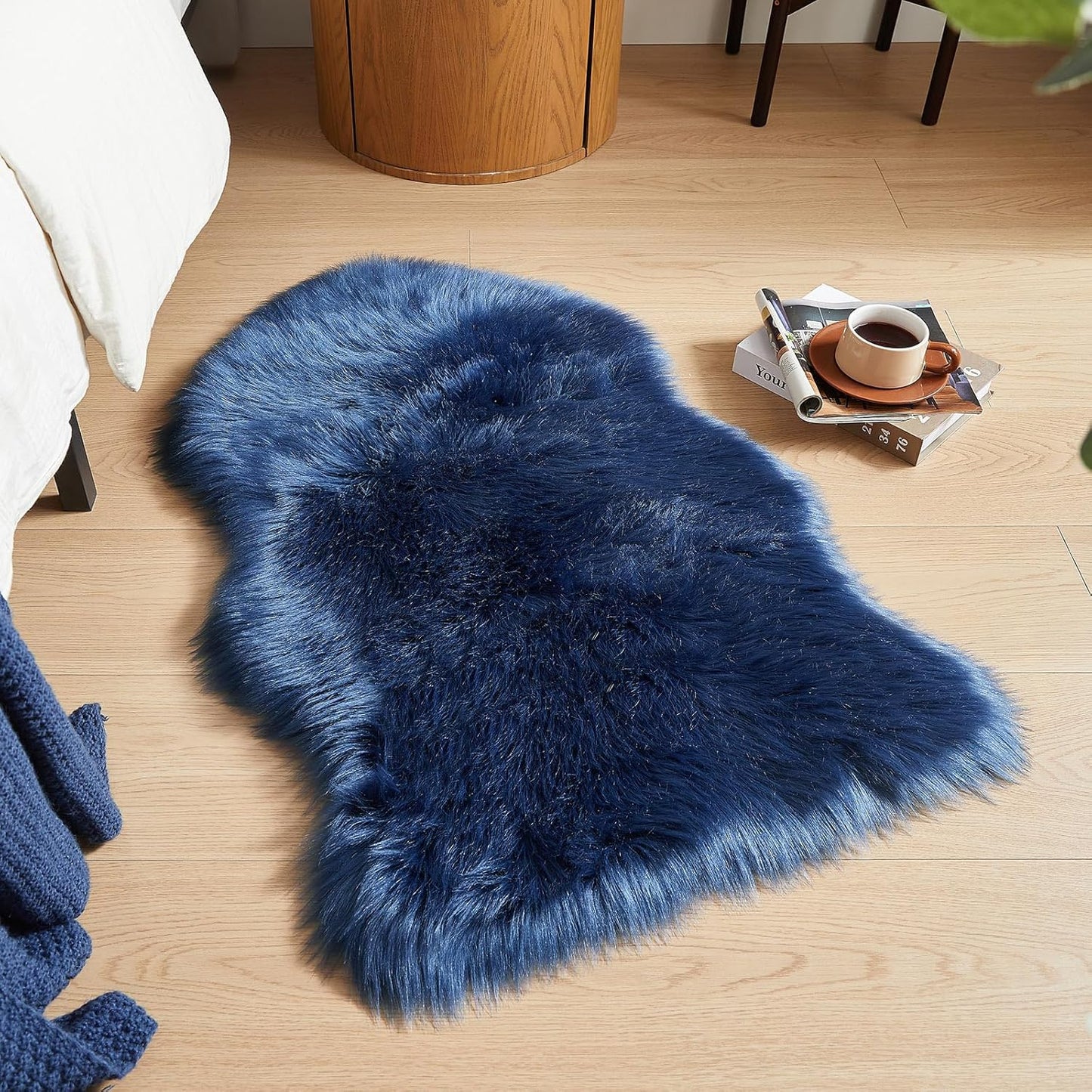 AMTOVO Faux Fur Rug, Dark Blue Small Area Rug, Fluffy Sheepskin Rug, Fuzzy Ultra Soft 2 x 3 ft Shag