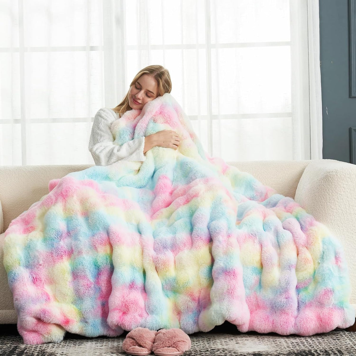 Cozy Bliss Faux Fur Throw Blanket for Couch, Fuzzy Soft Plush Thick Bubble Blanket for Sofa Bedroom