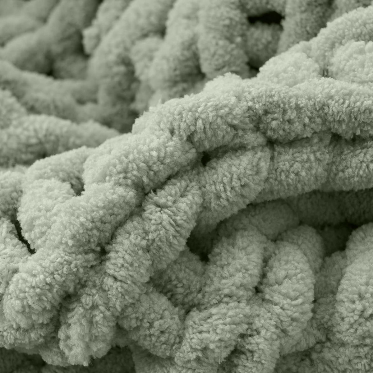 Battilo Chunky Knit Throw Blanket, Soft and Thick Chenille Throw Blanket, 50"x60" Handmade Cable