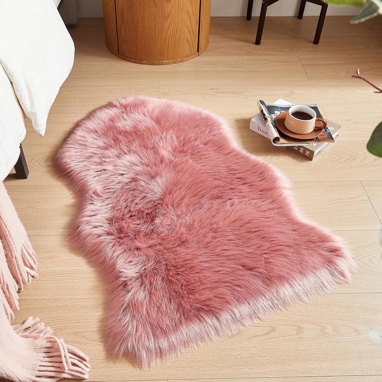 AMTOVO Faux Fur Rug, Blush Pink Small Area Rug, Fluffy Sheepskin Rug, Fuzzy Ultra Soft 2 x 3 ft