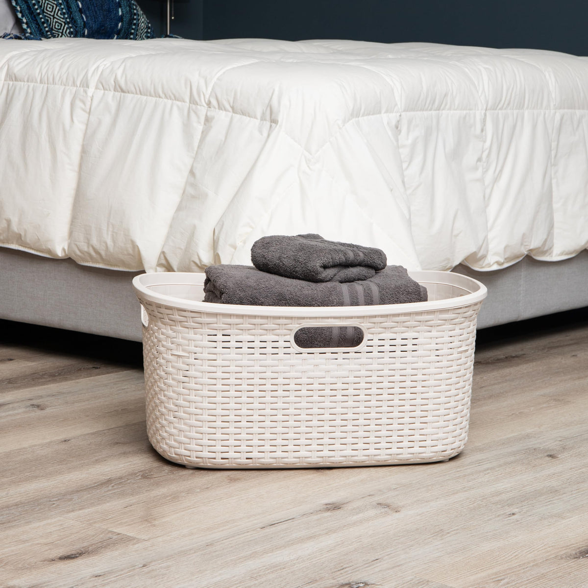 Mind Reader 40L Laundry Basket, Clothes Hamper, Premium Wicker Design, Plastic, Set of 2, Ivory