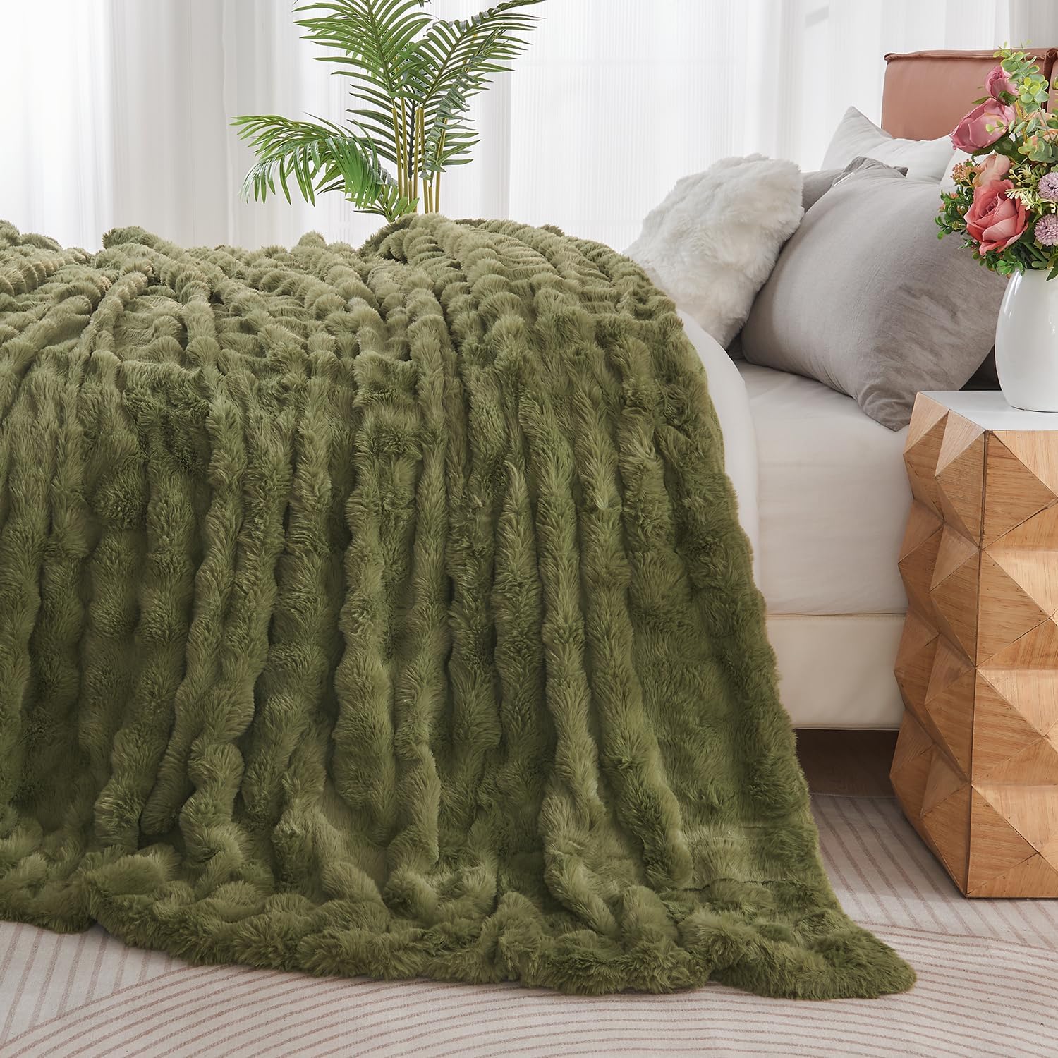 Lotus Karen Faux Fur Blanket Dark Green - Big Bubble Rabbit Fluff King Blankets for The Bed,Softest