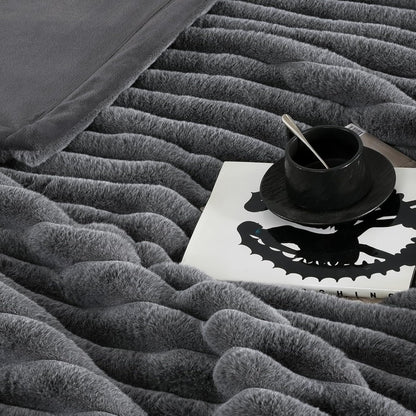 Amélie Home Faux Fur Throw Blanket for Couch, Ultra Cozy Fuzzy Fluffy Fur Luxurious Soft Striped