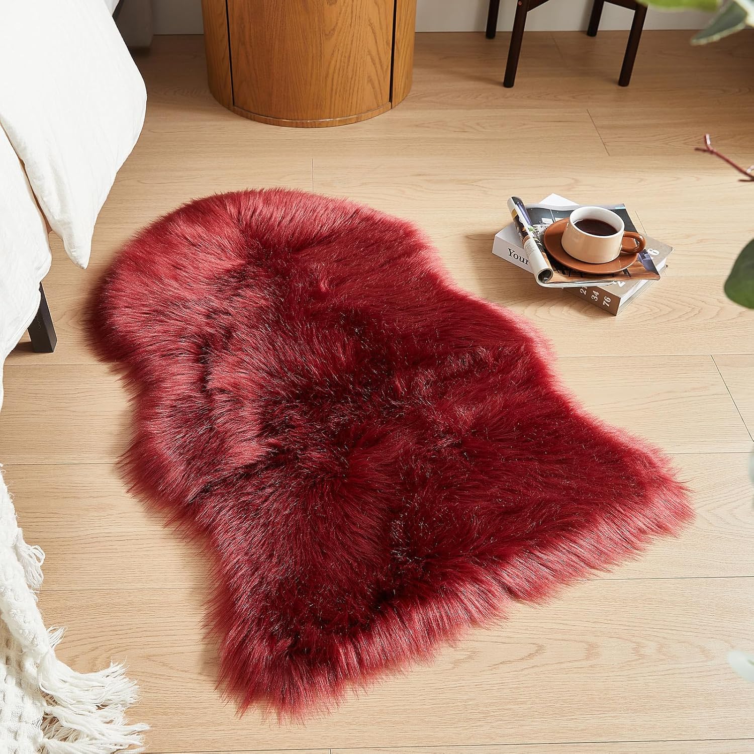 AMTOVO Faux Fur Rug, Burgundy Small Area Rug, Fluffy Sheepskin Rug, Fuzzy Ultra Soft 2 x 3 ft Shag
