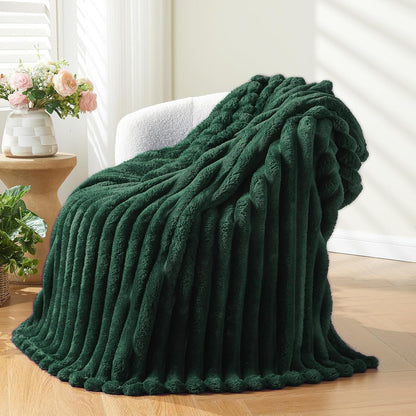 NEWCOSPLAY Super Soft Twin Blanket Dark Green Premium Silky Flannel Fleece 3D Ribbed Jacquard