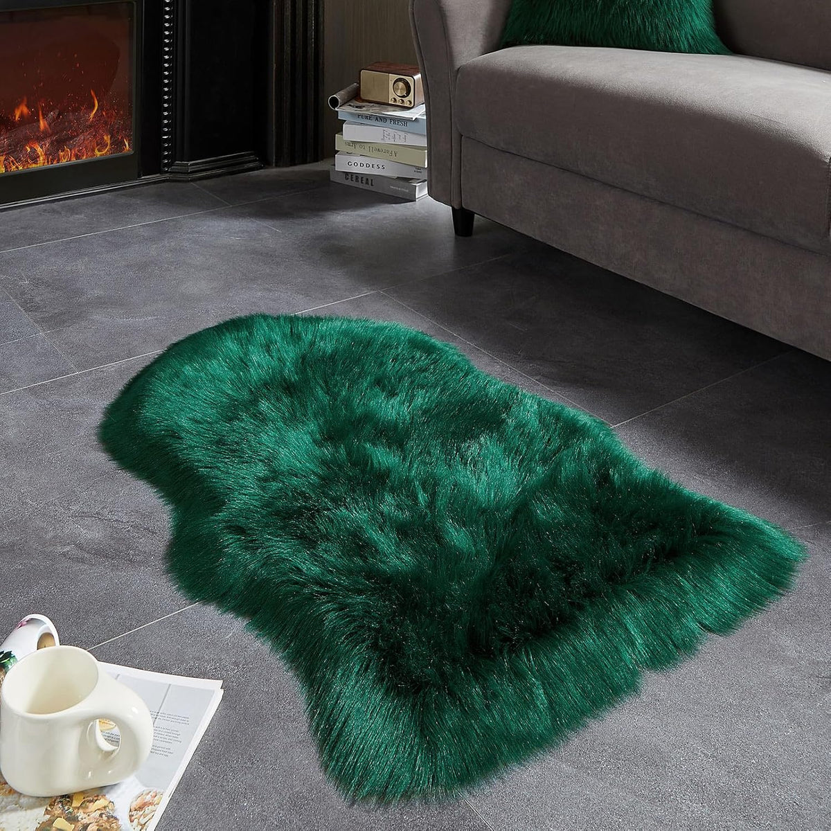 AMTOVO Faux Fur Rug, Dark Green Small Area Rug, Fluffy Sheepskin Rug, Fuzzy Ultra Soft 2 x 3 ft