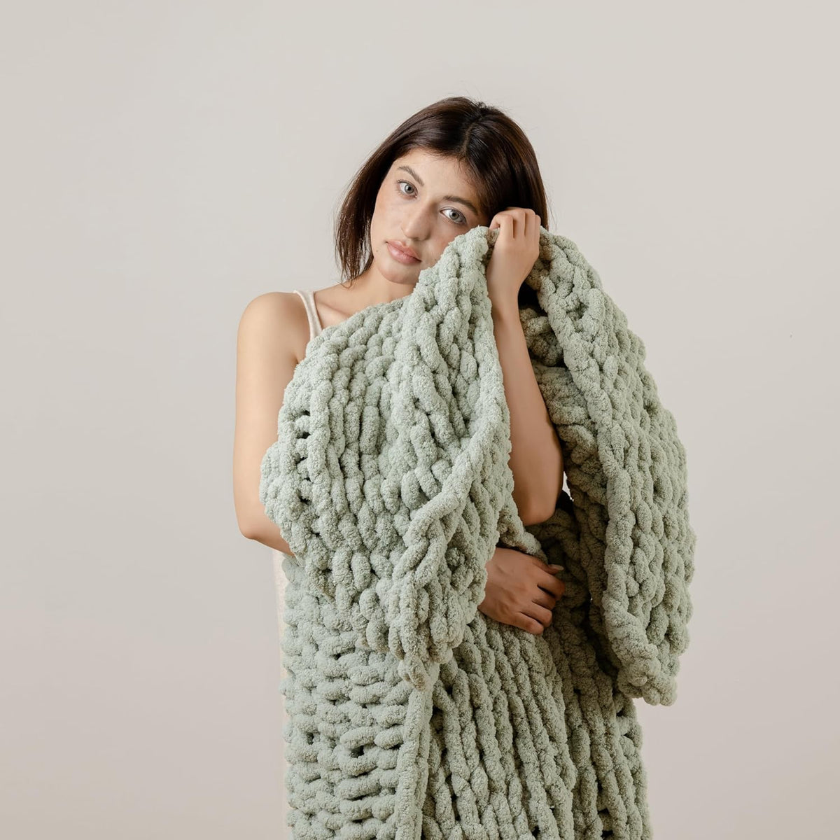 WESHIONGOO Chunky Knit Blanket Throw 50"×60" Knitted Throw Blankets for Couch Bed Fluffy Soft