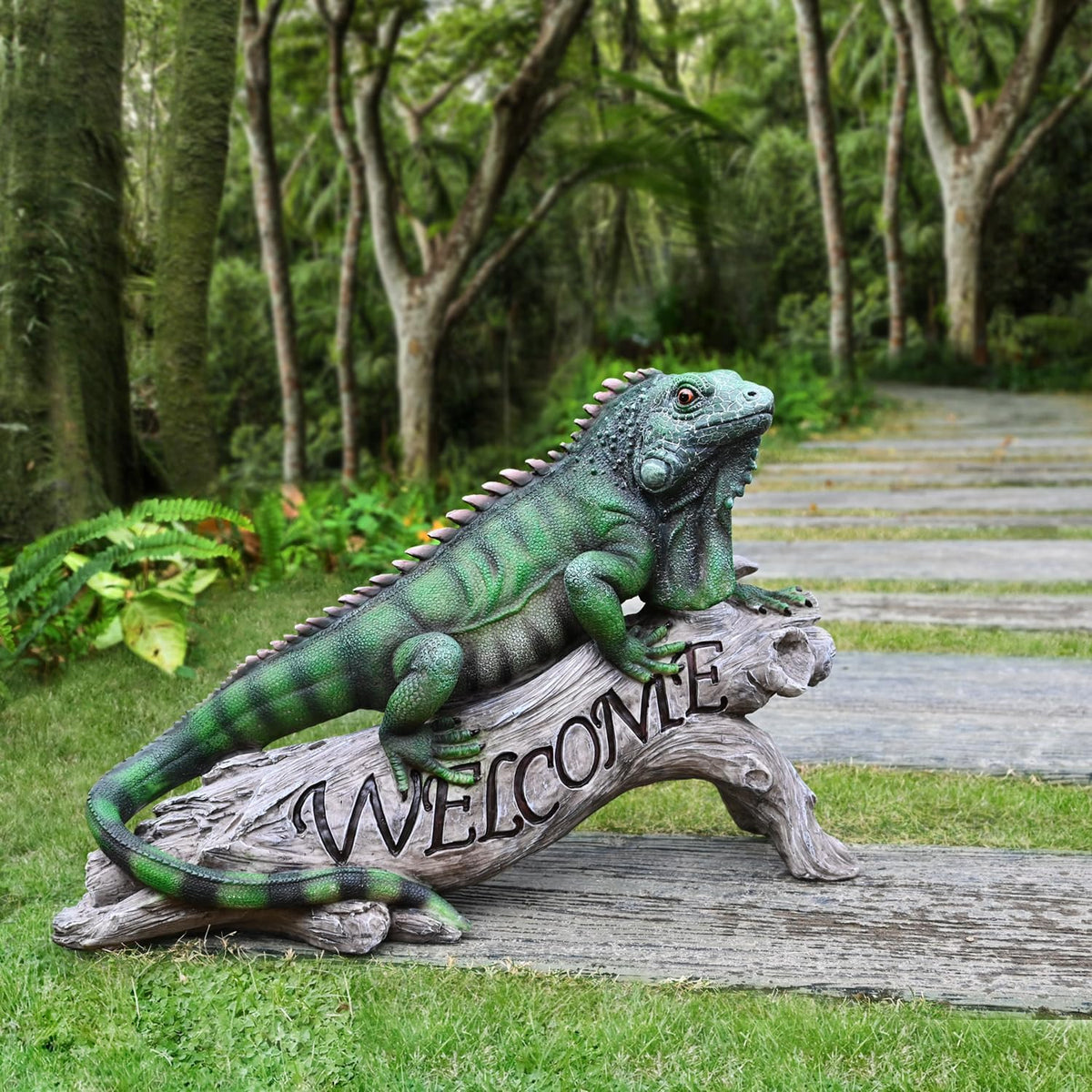 Chameleon Figurine Lizard Garden Decor: Big Iguana Figure Outdoor Statue Resin Yard Decoration