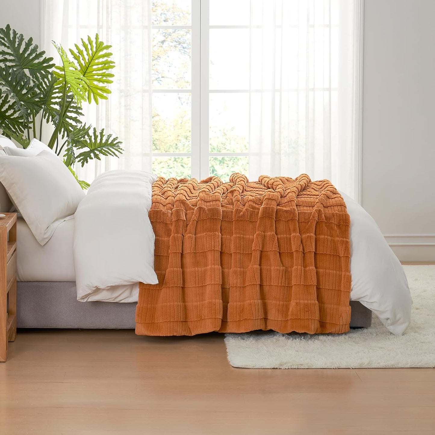 Amélie Home Luxury Striped Faux Fur Throw Blanket for Couch, Embossed Split Fur Cozy Fuzzy Fluffy
