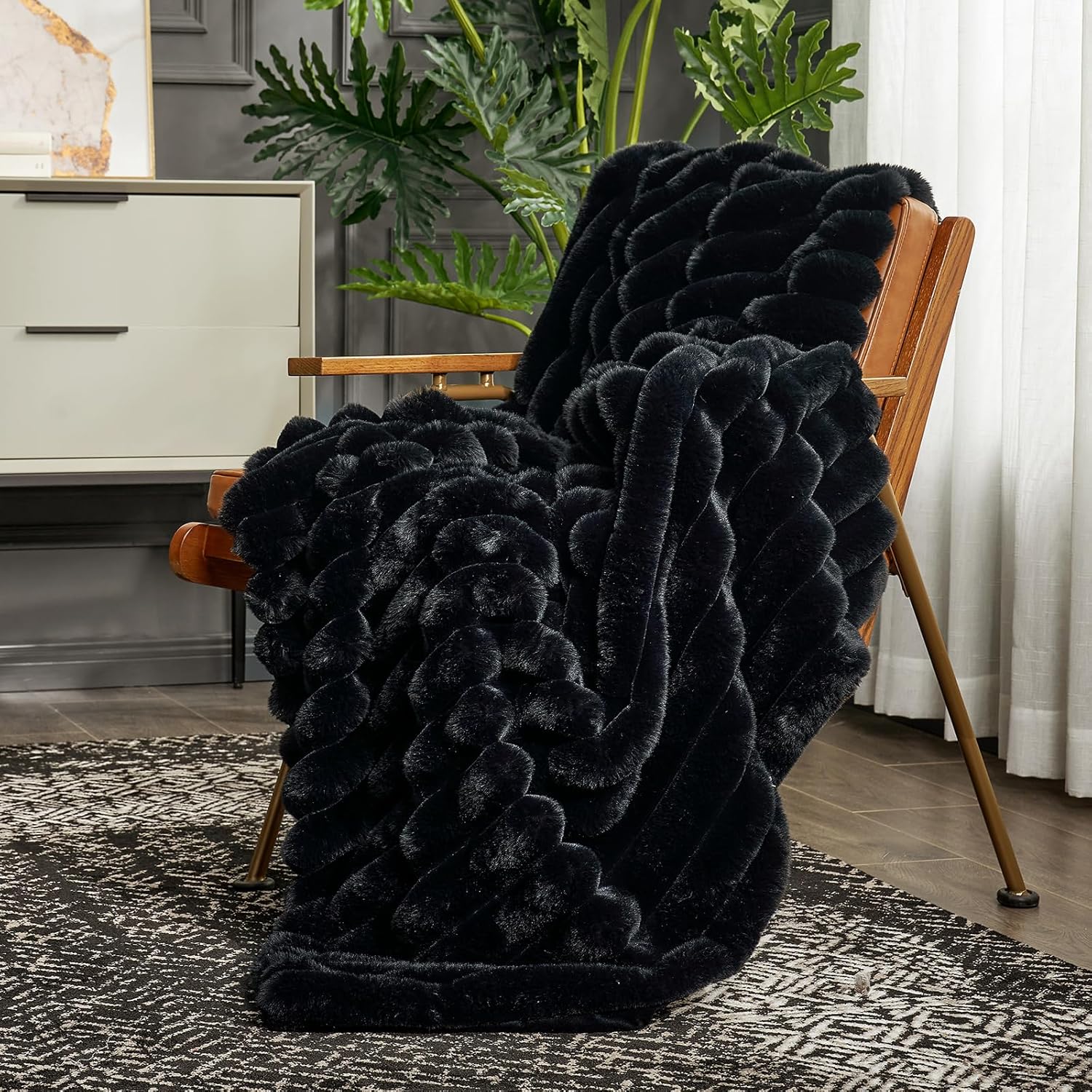 Cozy Bliss Faux Fur Throw Blanket for Couch, Cozy Warm Plush Striped Blanket for Sofa Bedroom