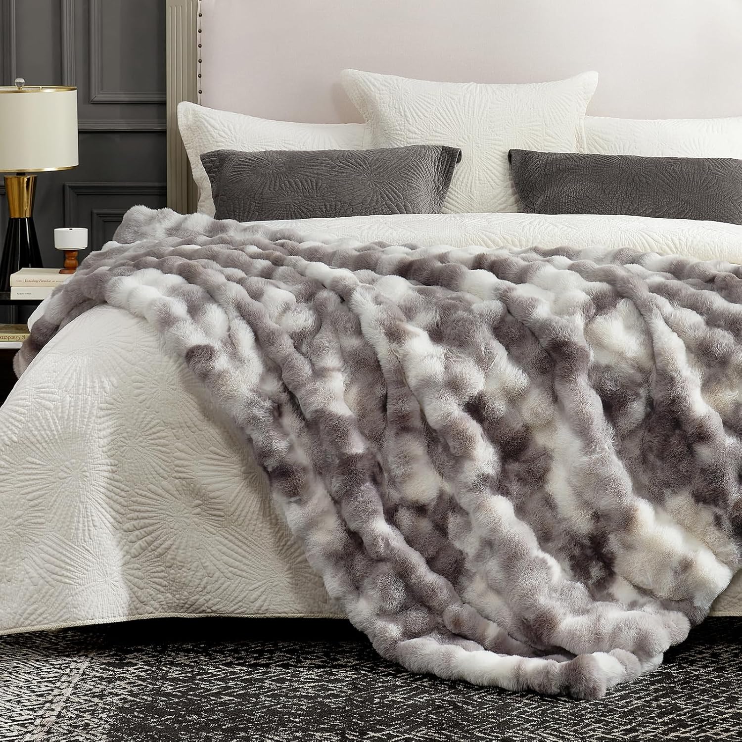 Cozy Bliss Faux Fur Throw Blanket for Couch, Fuzzy Soft Plush Thick Bubble Blanket for Sofa Bedroom