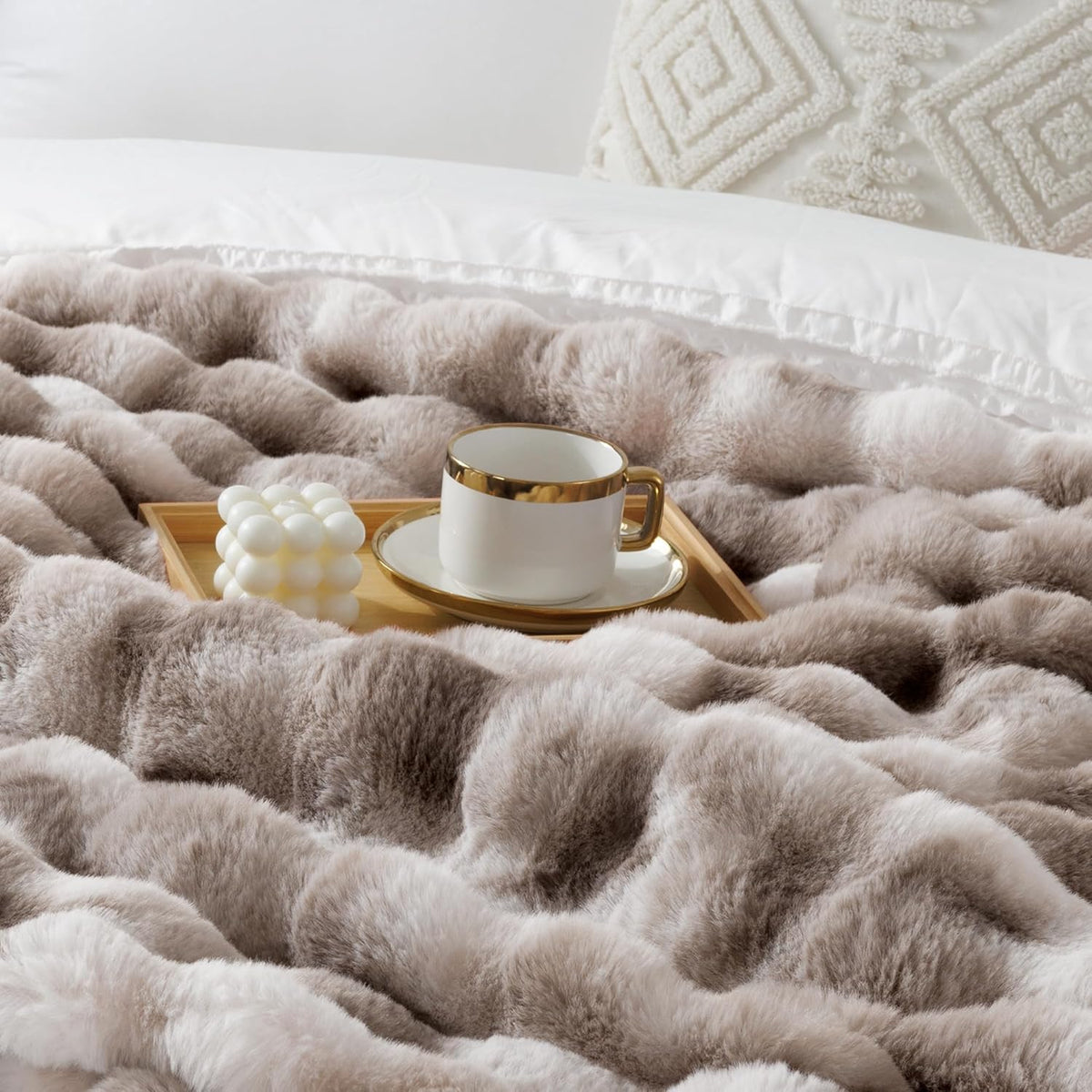 Touchat Luxury 1000GSM Rabbit Faux Fur Blanket, Super Heavy Warm Cozy Brown Blankets for Couch Bed