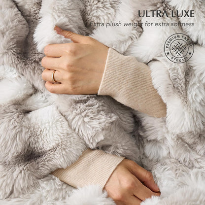 EVERGRACE Ultra Soft Luxury Fluffy Ridgeline Faux Rabbit Fur Throw Blanket, Thick Warm Bubble Throw
