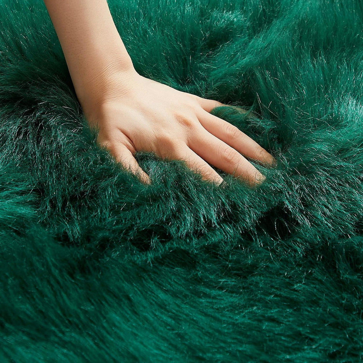 AMTOVO Faux Fur Rug, Dark Green Area Rug, Fluffy Sheepskin Rug, Fuzzy Ultra Soft 2 x 4 ft Shag Rugs