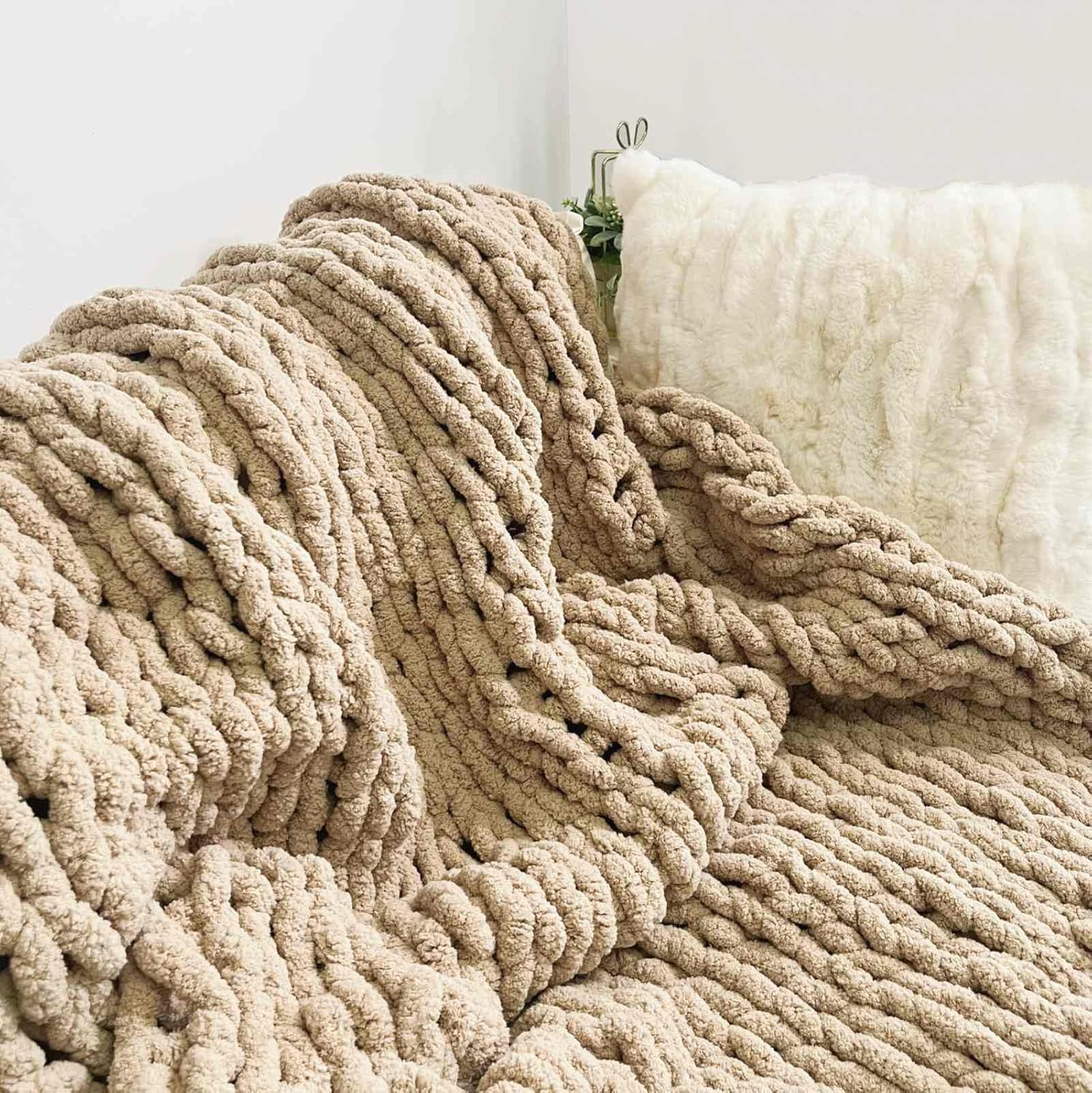 Chunky Knit Blanket Throw 40"x60", Chenille Throw Blankets, Handmade Warm & Cozy Blanket Couch Bed