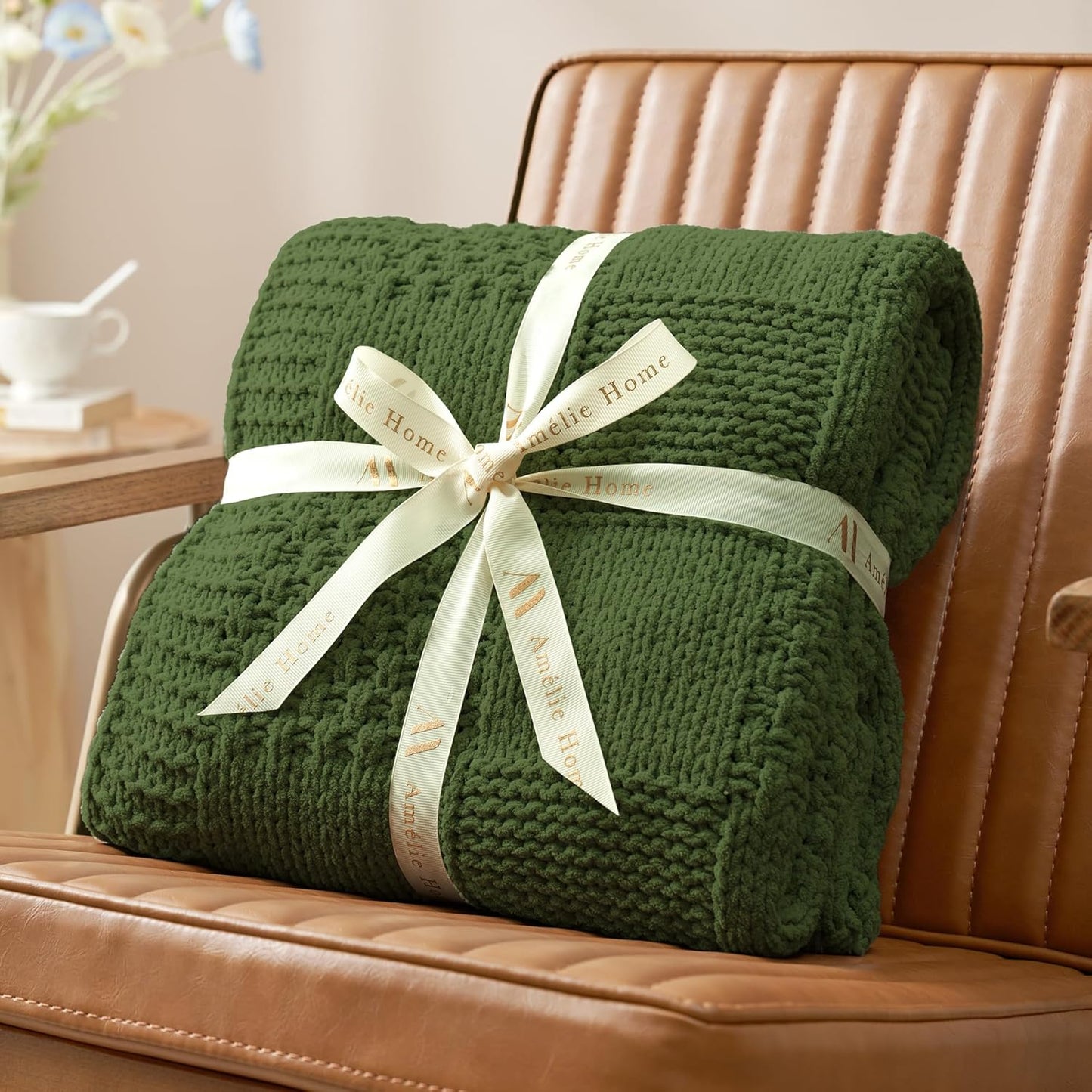 Amélie Home Chenille Knit Throw Blanket for Couch, Checkered Texture Decorative Soft Blanket for