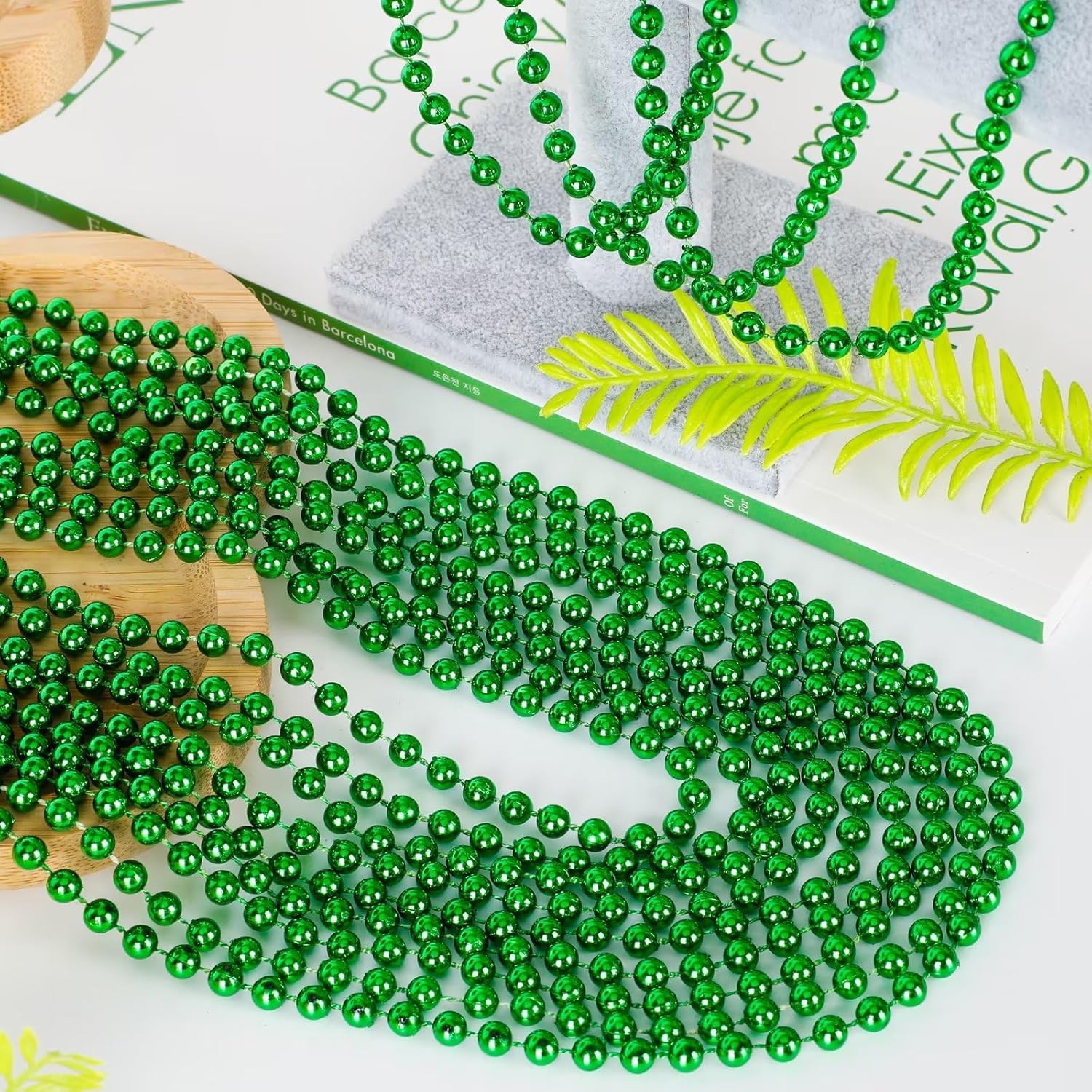 50PCS St Patricks Day Necklace, St. Patrick's Day Green Bead Necklace Accessories, Metallic Irish