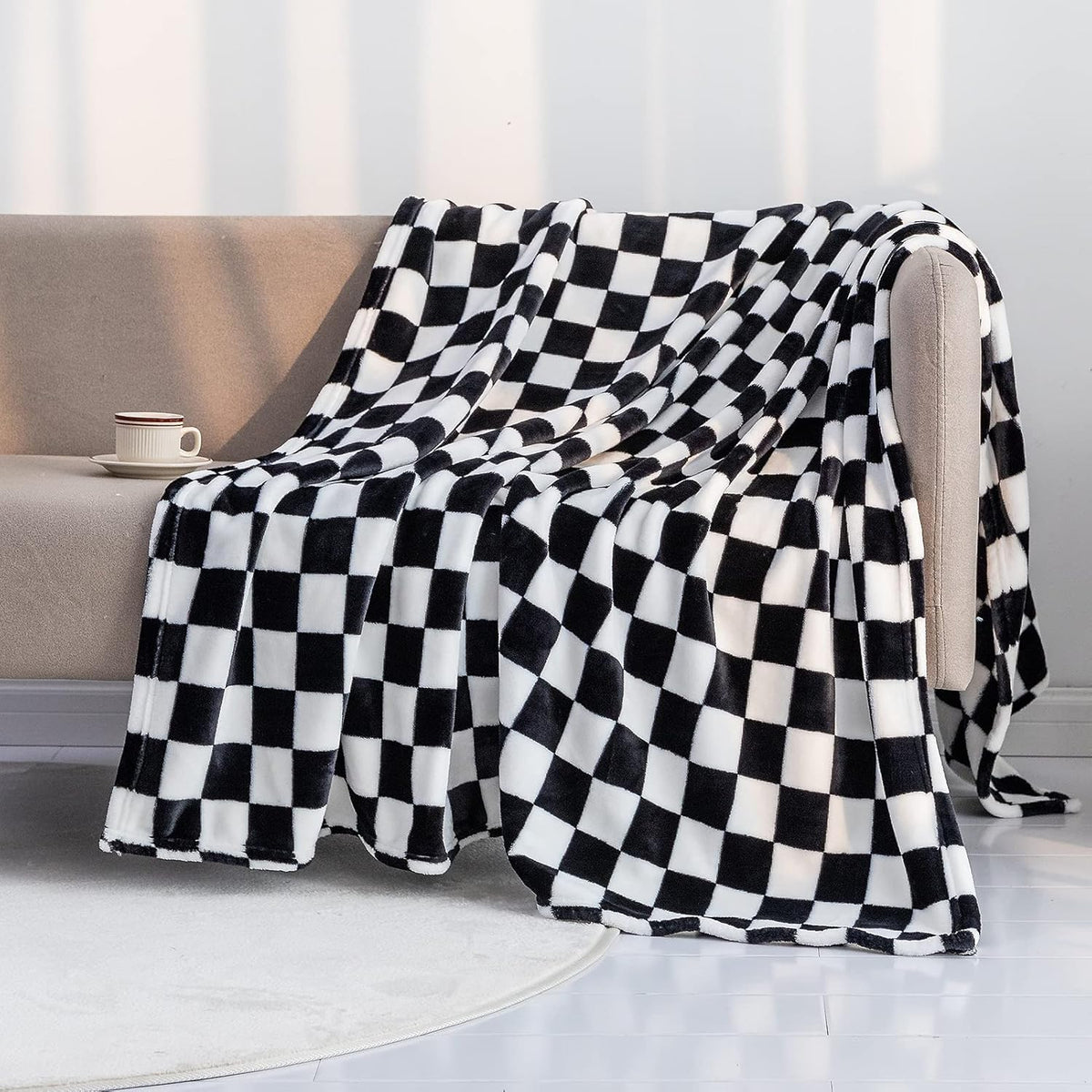 LOMAO Throw Blankets Flannel Blanket with Checkerboard Grid Pattern Soft Throw Blanket for Couch
