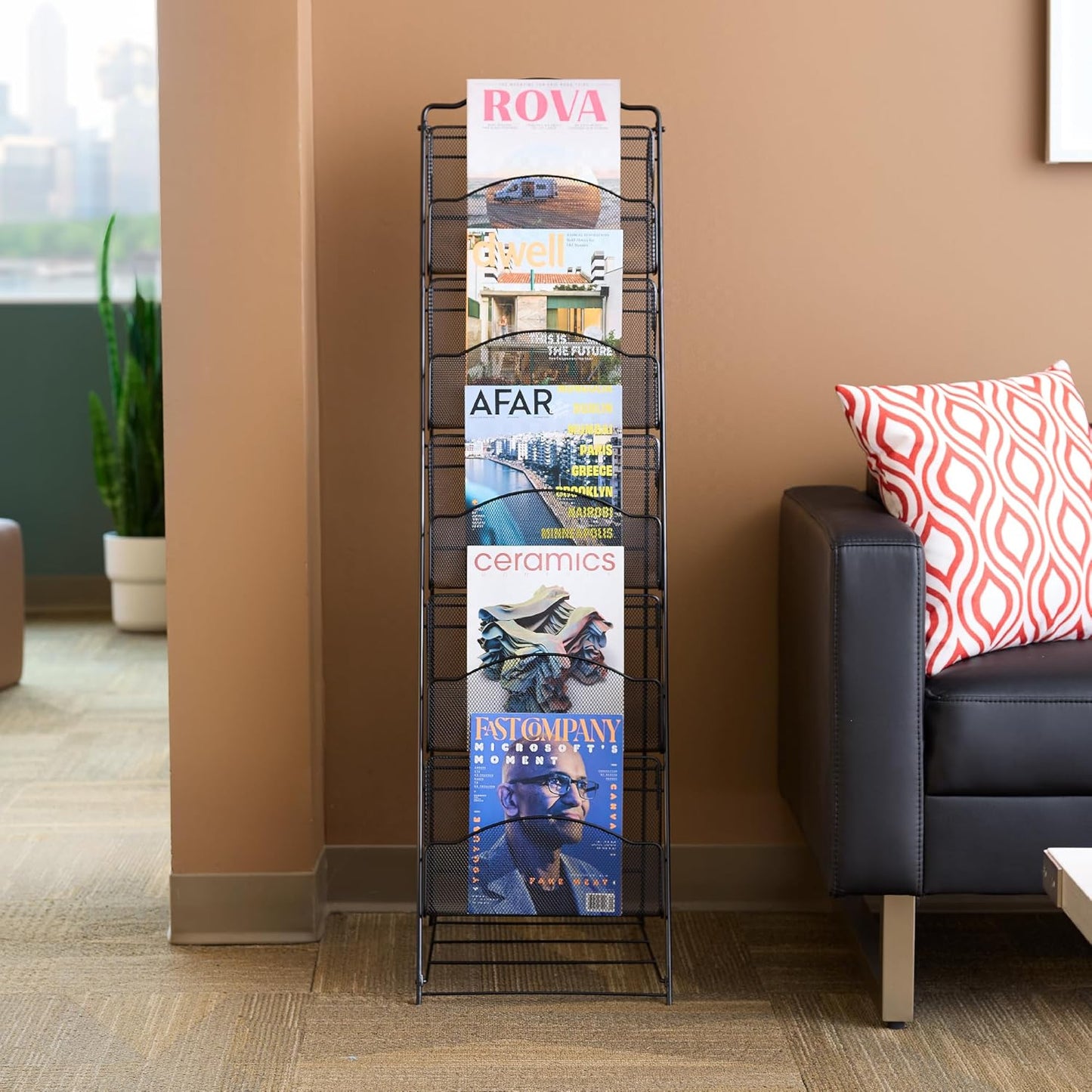 Safco Onyx Mesh Magazine Holder, Ladder Style Display Rack with 5 Pockets, Brochure Organizer