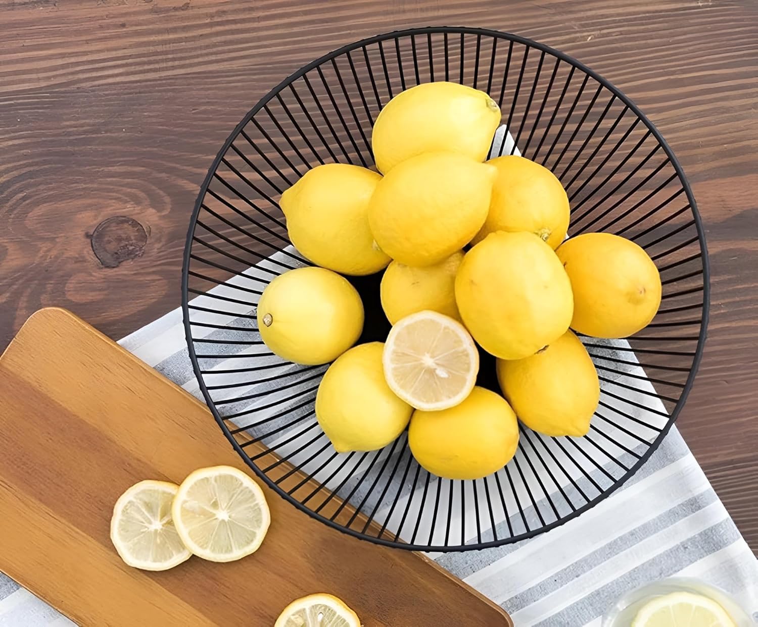 Fruit Bowl for Kitchen Counter, Black Wire Fruit Bowl, Metal Countertop Fruit Basket, 11 Inches