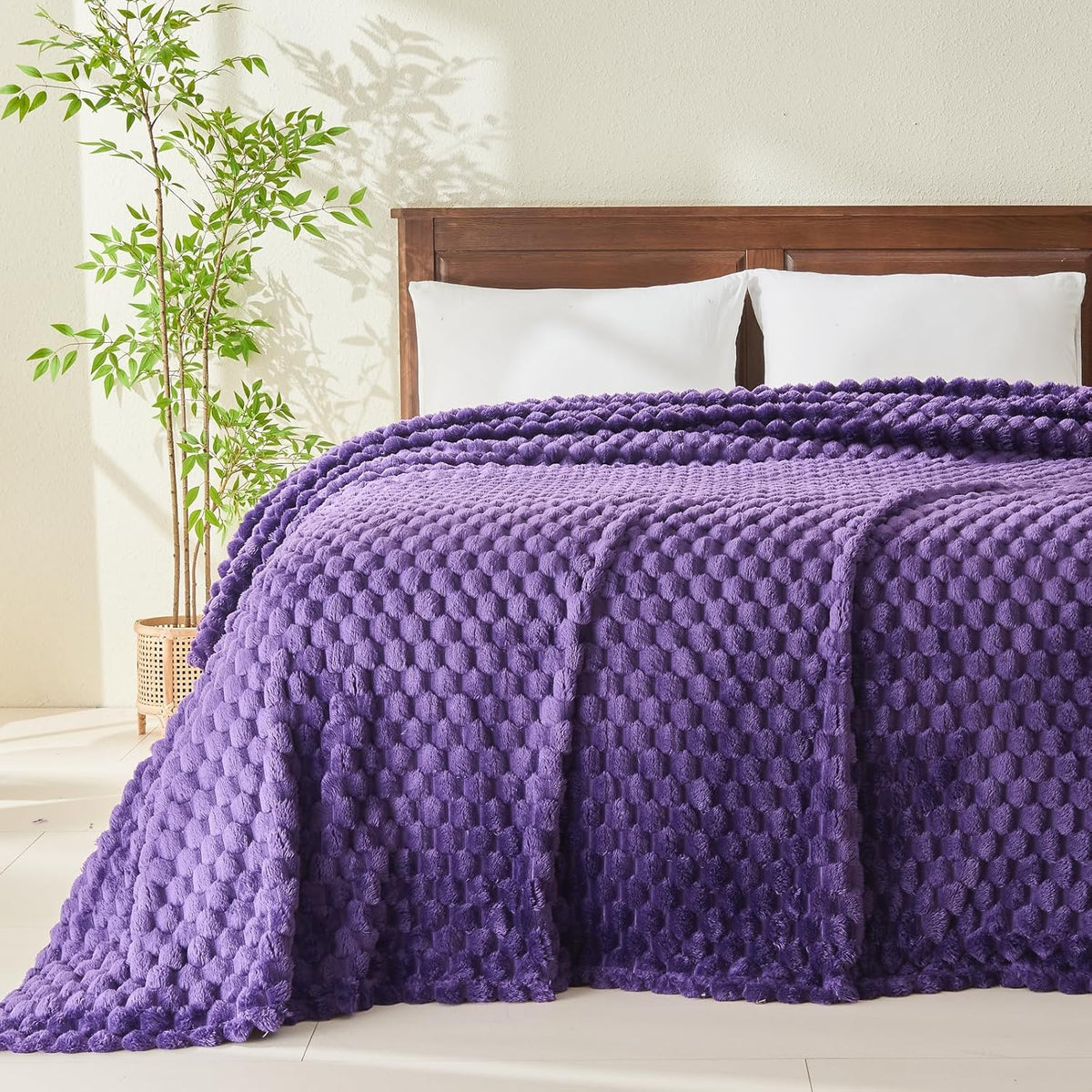 NEWCOSPLAY Super Soft King Blanket Purple Premium Silky Flannel Fleece 3D Clouds Stylish Jacquard