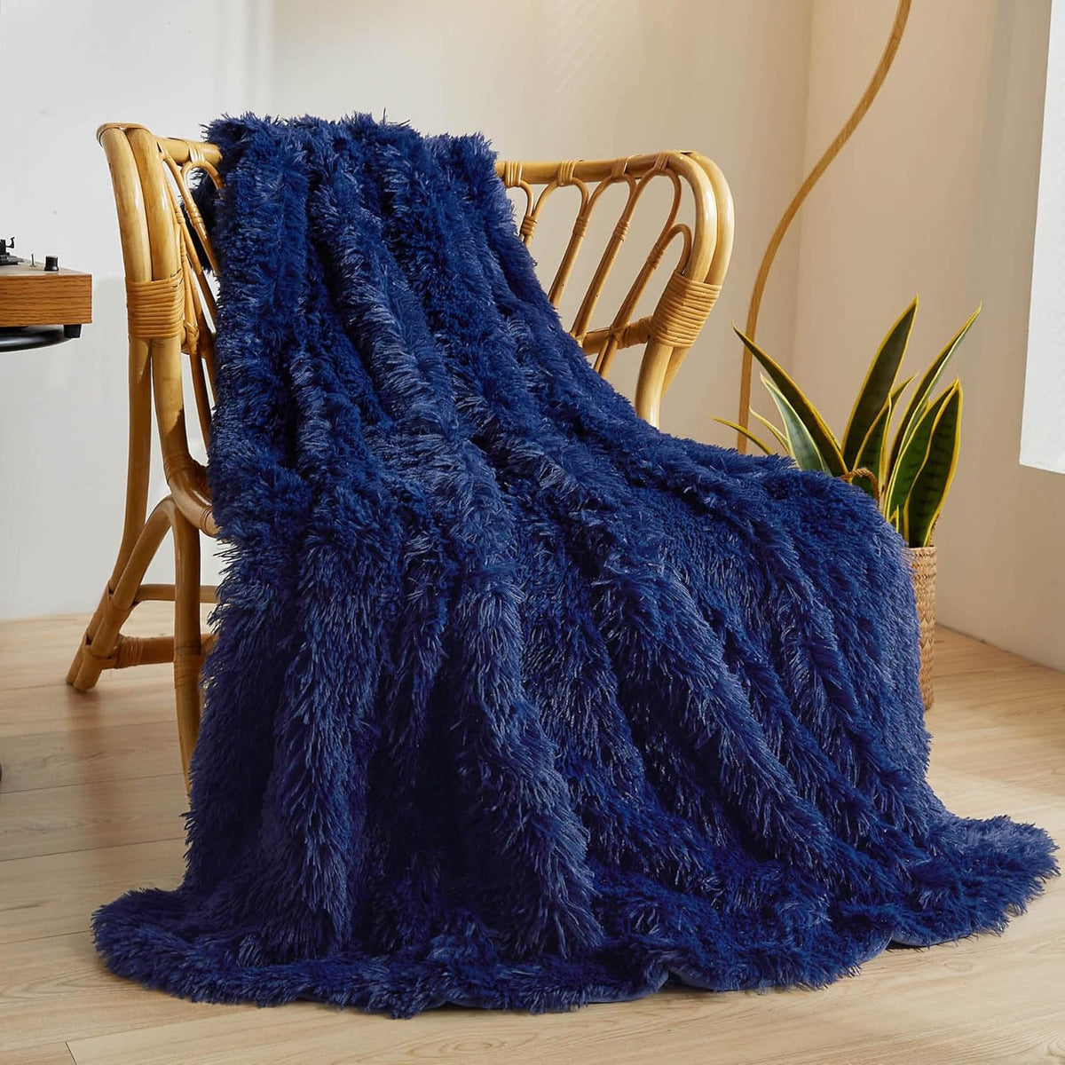 XeGe Luxury Faux Fur Throw Blanket, Blue Soft 50x60 Fluffy Blanket Throw, Shaggy Plush Decorative