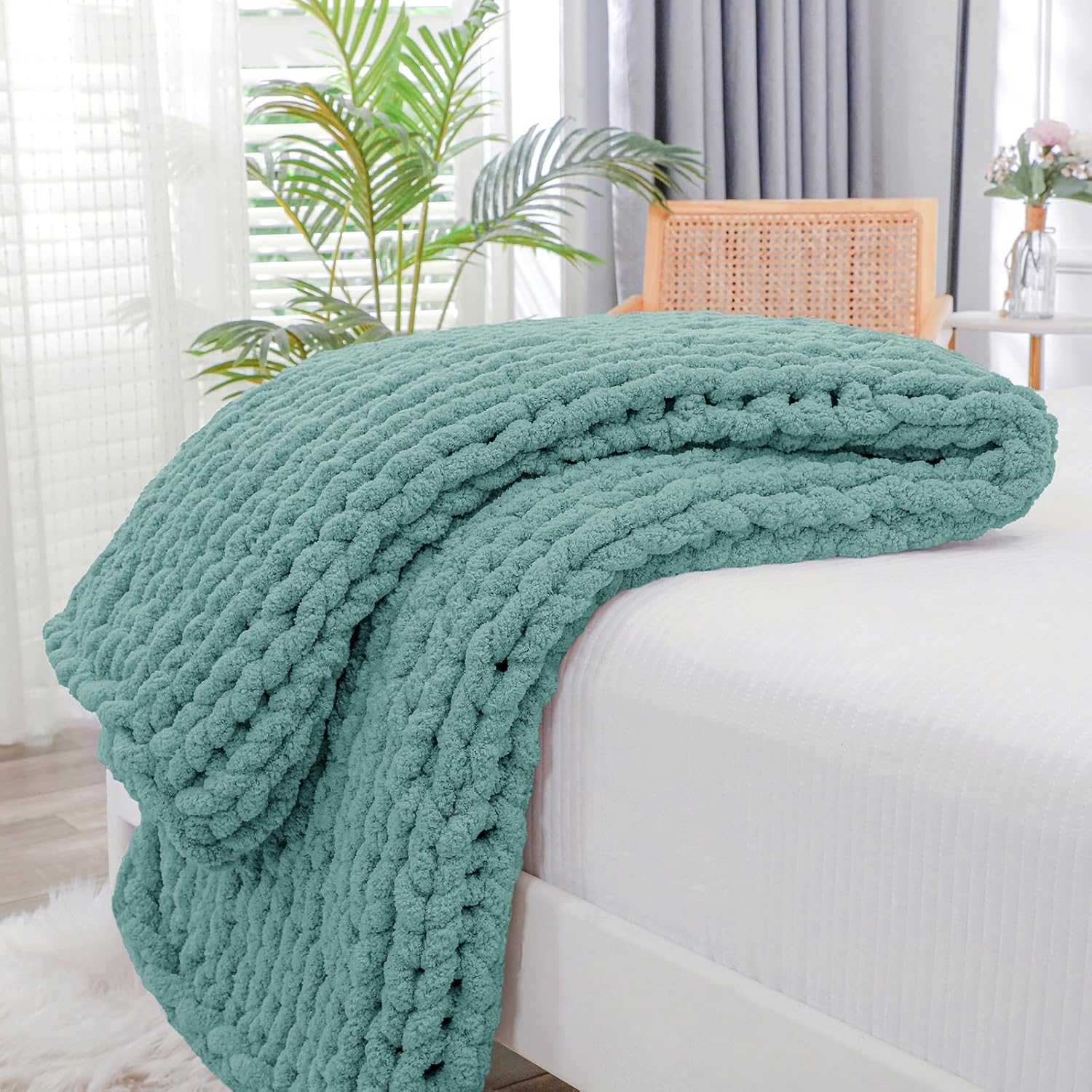 Bigacogo Chunky Knit Throw Blanket for Couch, 40x60 inches, 100% Hand Knitted with Thick Jumbo