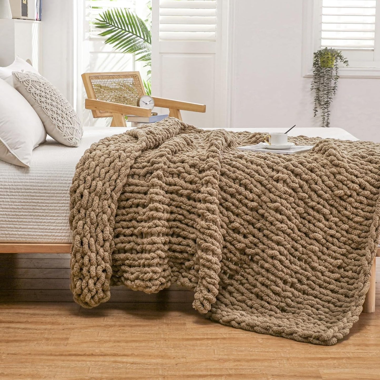 WESHIONGOO Chunky Knit Blanket Throw 50"×60" Knitted Throw Blankets for Couch Bed Fluffy Soft
