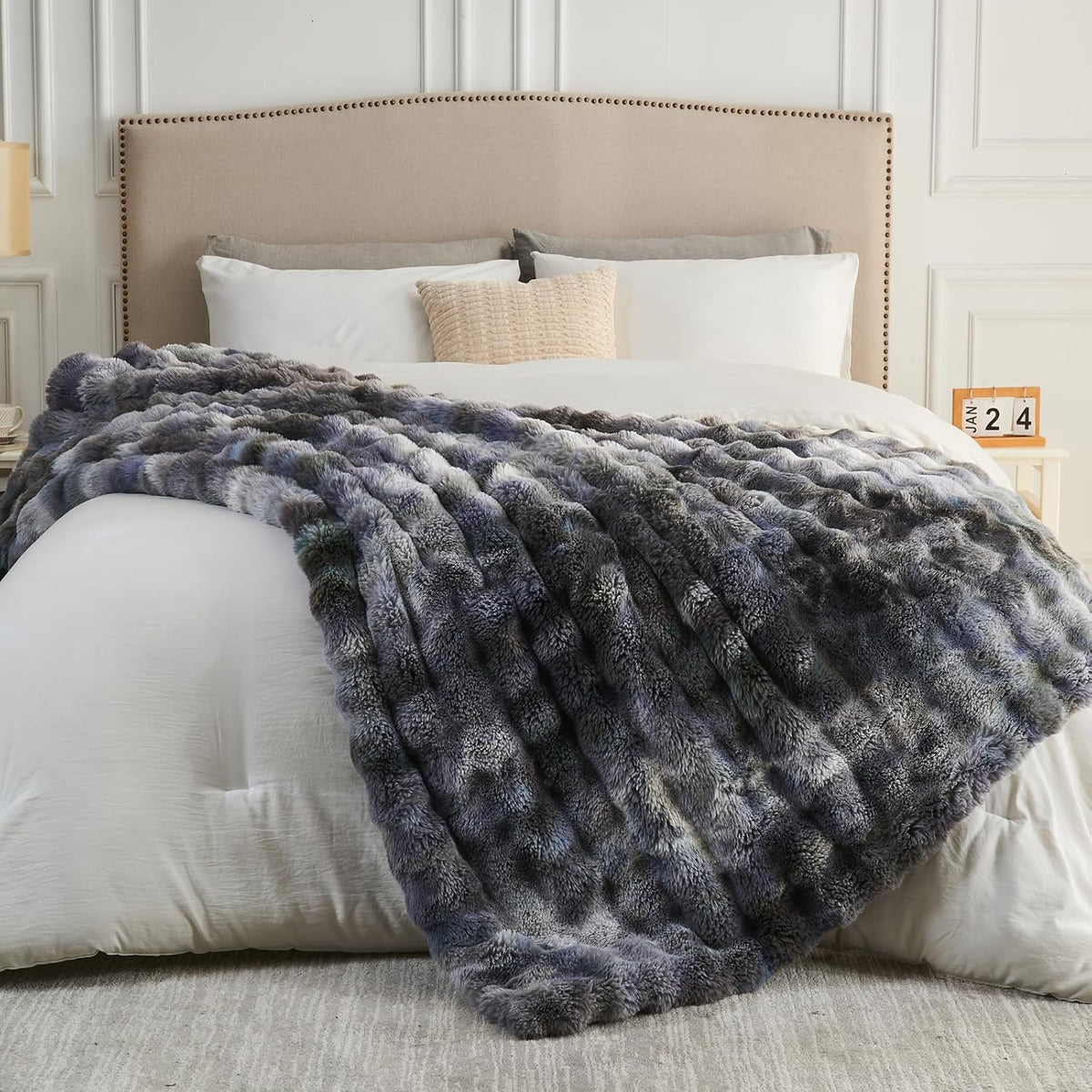 NEWCOSPLAY Faux Fur Twin Blanket Tie-dye Grey Luxury Fluffy Thick Warm Bubble Blanket for Couch