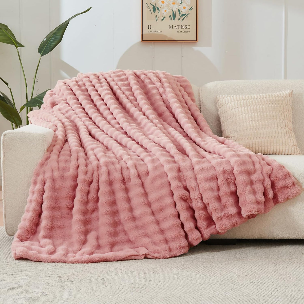 NEWCOSPLAY Faux Fur Throw Blanket Pink Bubble Blanket Thick Warm Soft for Couch Sofa Bed 550GSM