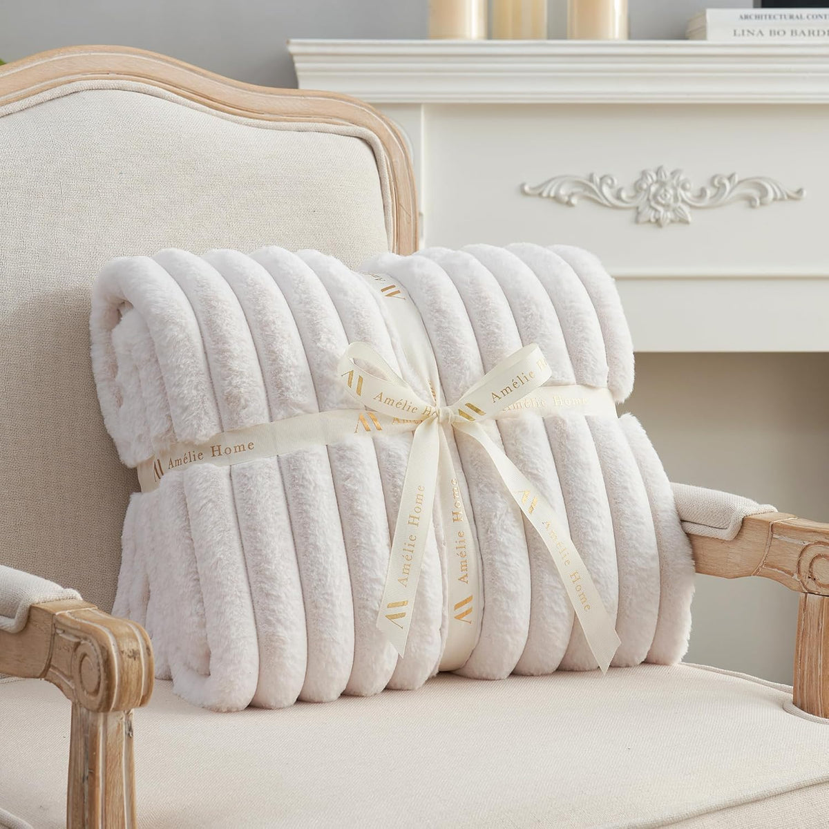 Amélie Home Faux Fur Throw Blanket for Couch, Cozy Fuzzy Fluffy Fur Luxurious Soft Striped Plush