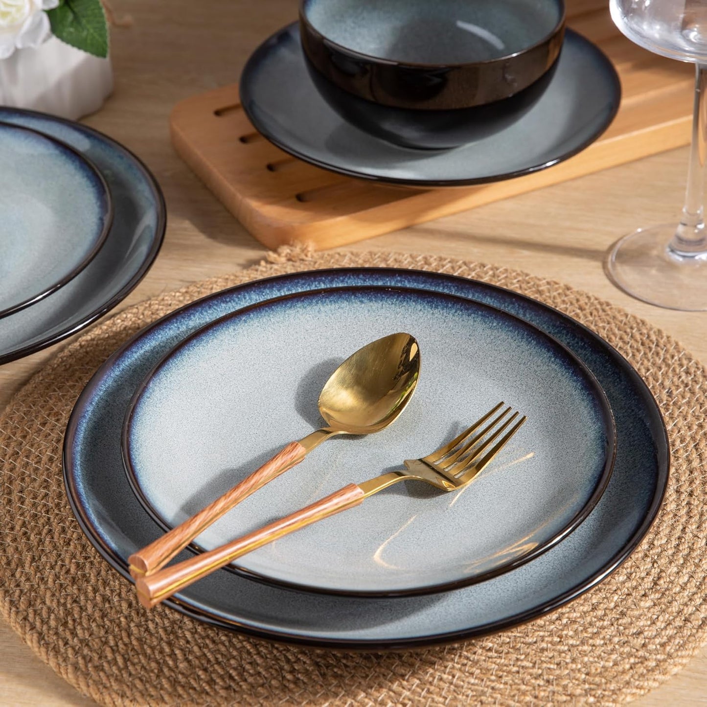 LERATIO Ceramic Dinnerware Sets for 8,Stoneware Plates and Bowls Sets,Handmade Reactive Glaze