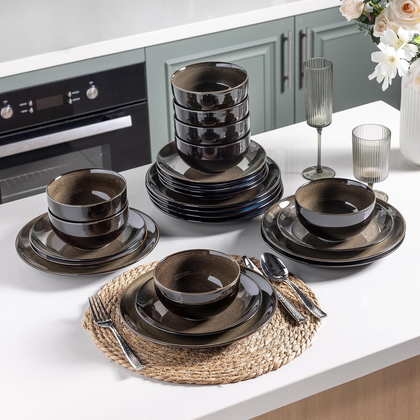 LERATIO Ceramic Dinnerware Sets for 8,Stoneware Plates and Bowls Sets,Handmade Reactive Glaze