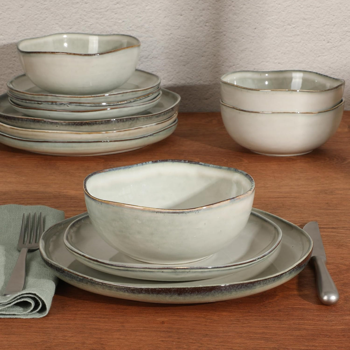 Gibson Elite Nardini 12 Piece (Service for 4) Plates and Bowls Reactive Glaze Dishes Stoneware