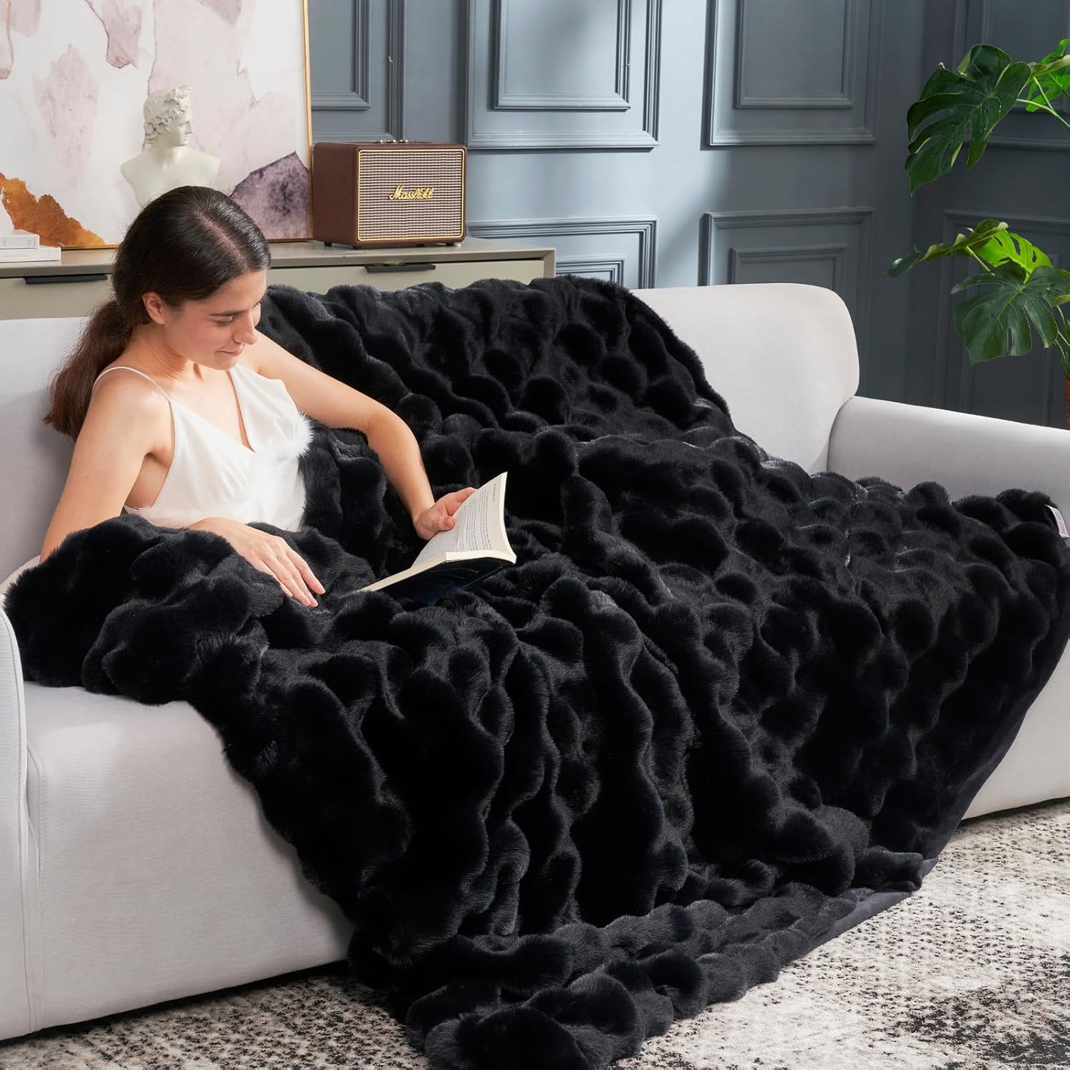 Cozy Bliss Faux Fur Throw Blanket for Couch, Fuzzy Soft Plush Thick Bubble Blanket for Sofa Bedroom
