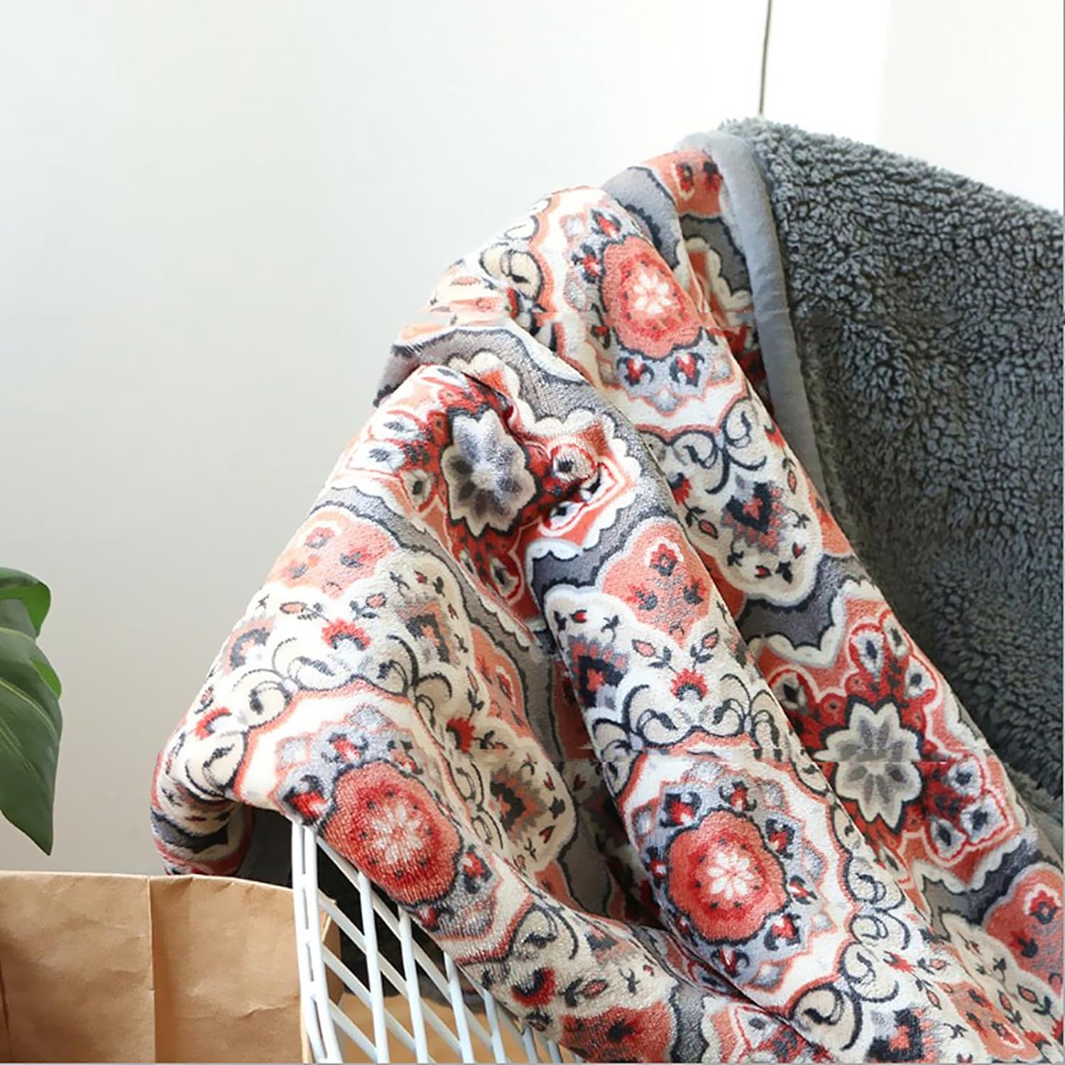 UKELER Flannel Sherpa Throws 60'' x 50', Cute Floral Design Soft Plush Flannel Blanket Throws for