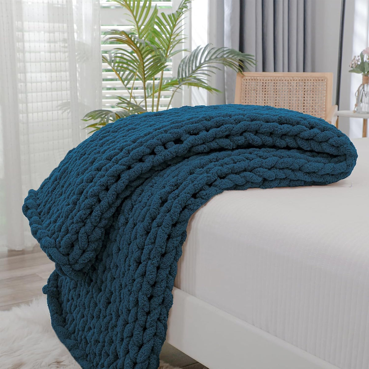 Bigacogo Chunky Knit Throw Blanket for Couch, 40x60 inches, 100% Hand Knitted with Thick Jumbo