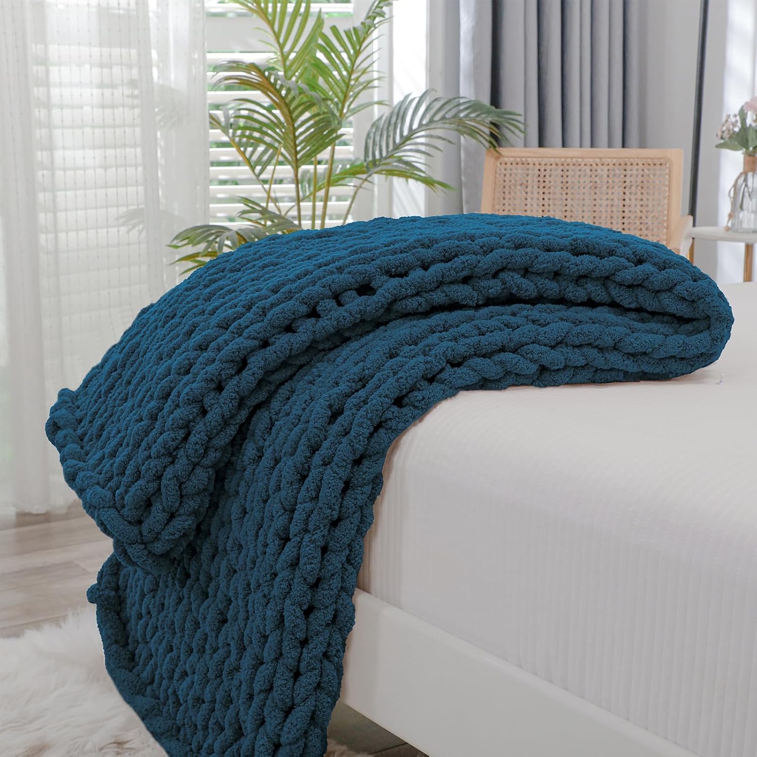 Bigacogo Chunky Knit Throw Blanket for Couch, 40x40 inches, 100% Hand Knitted with Thick Jumbo