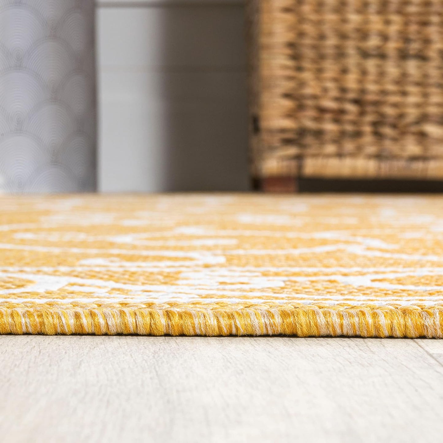 JONATHAN Y Vintage Filigree Indoor Outdoor Runner Rug 2X8 Yellow/Cream, Charleston Textured Weave