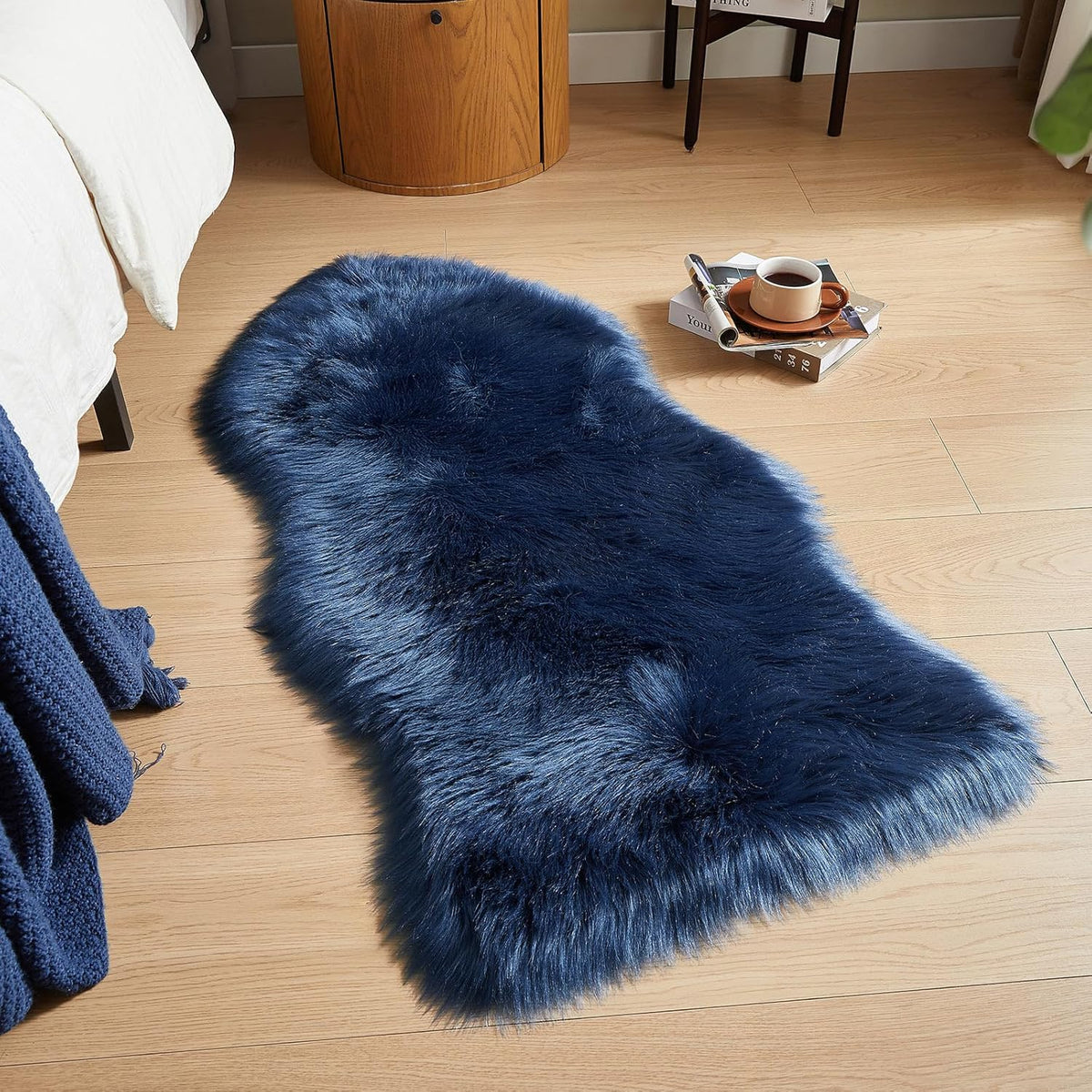 AMTOVO Faux Fur Rug, Dark Blue Area Rug, Fluffy Sheepskin Rug, Fuzzy Ultra Soft 2 x 4 ft Shag Rugs